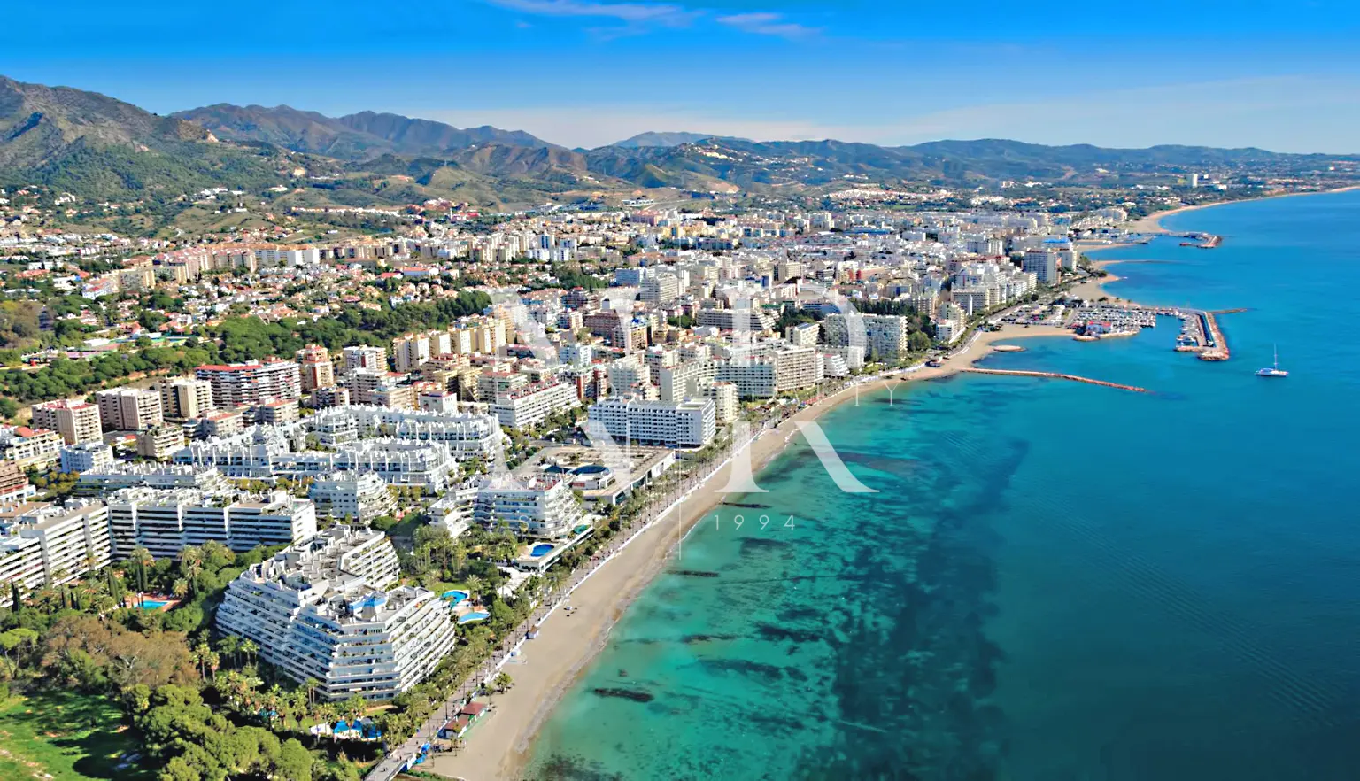 Development of villas in Urbanisation Cascada de Camoján with panoramic sea views for sale