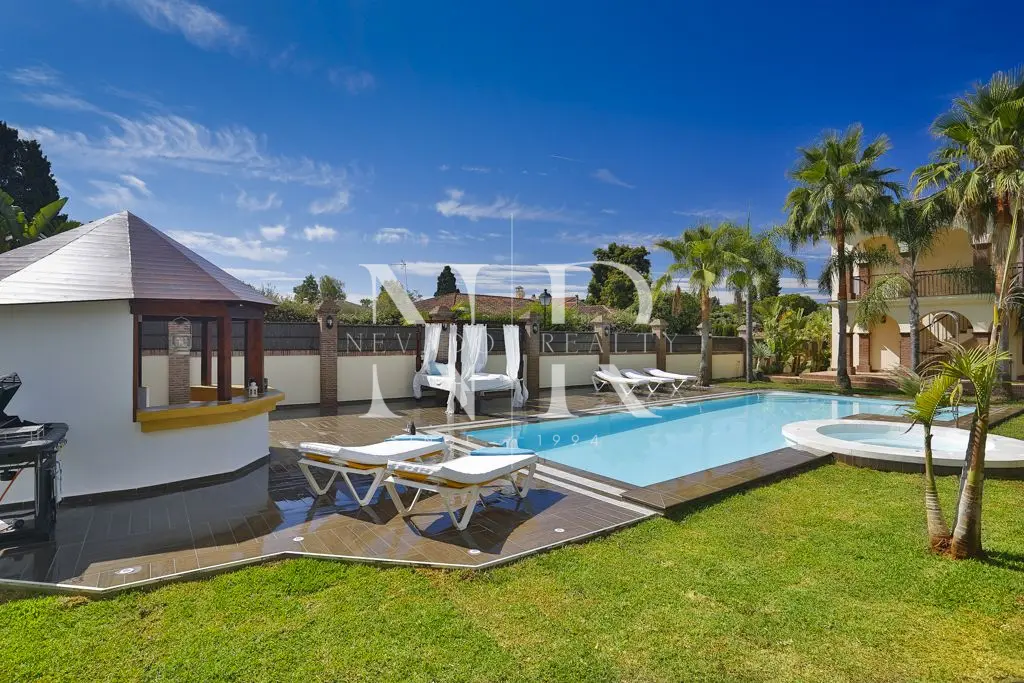 Villa en la Milla de oro en alquiler