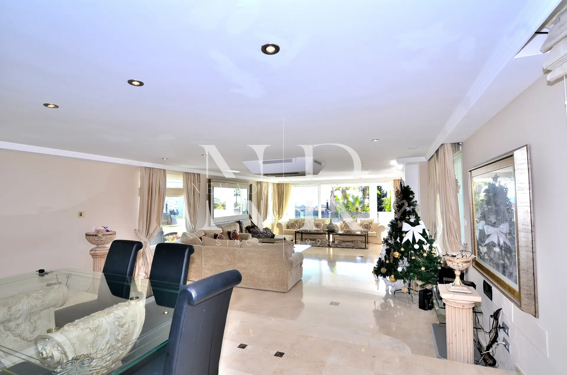 Villa à Elviria avec belle vue sur la mer à vendre