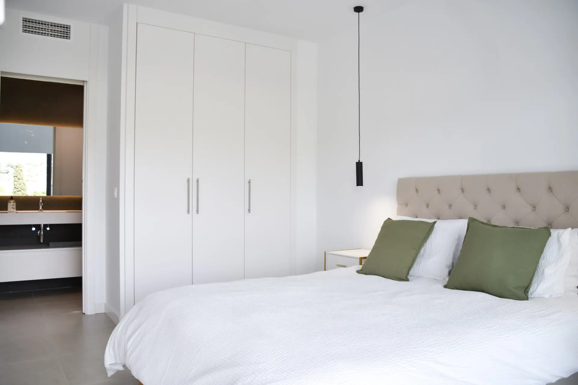 Moderno Apartamento de 3 dormitorios con amplia terraza en Atalaya Hills