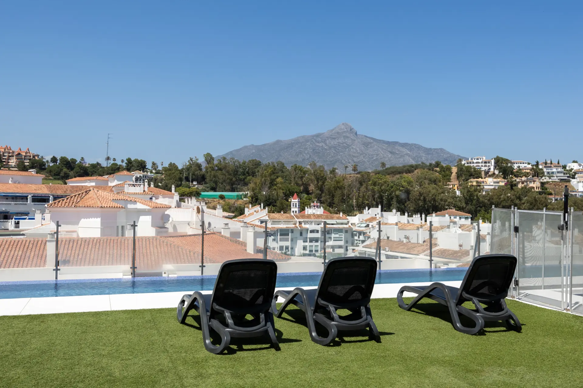 West-Facing 3-Bedroom Apartment on the Third Floor in Albatros VII