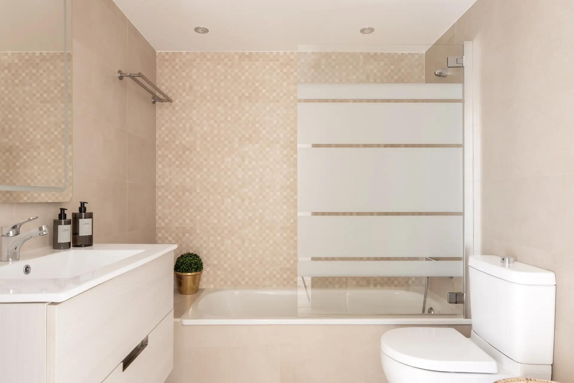 West-Facing 3-Bedroom Apartment on the Third Floor in Albatros VII