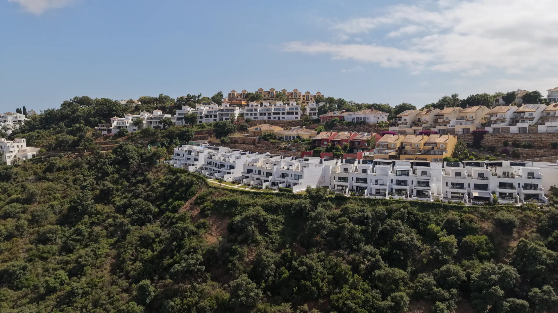 Half Vrijstaande woning te koop in La Mairena, Marbella Oost