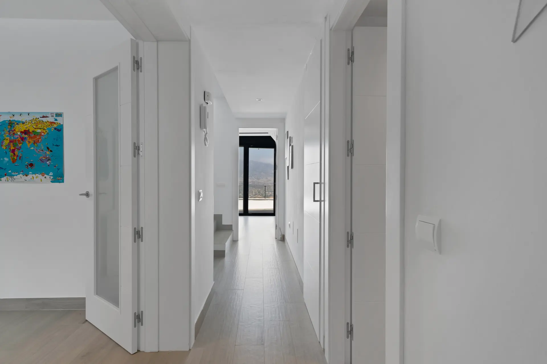 Half Vrijstaande woning te koop in La Mairena, Marbella Oost