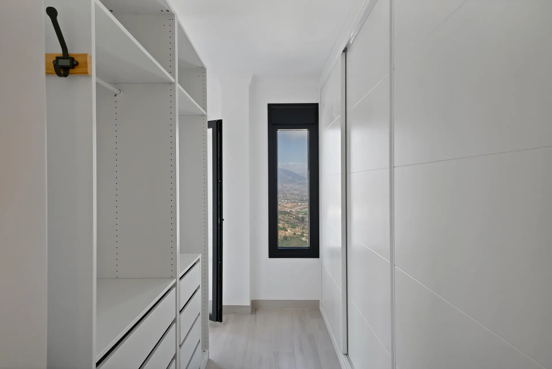Half Vrijstaande woning te koop in La Mairena, Marbella Oost