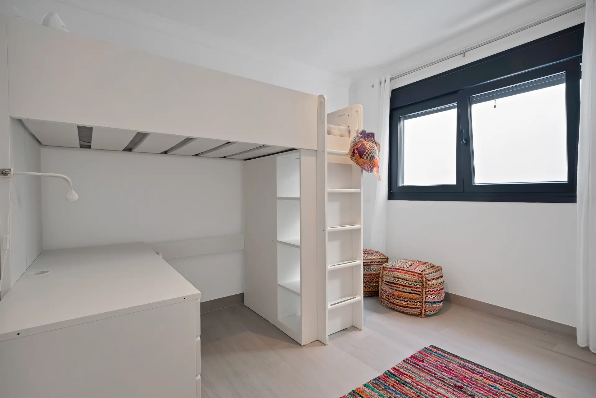 Half Vrijstaande woning te koop in La Mairena, Marbella Oost