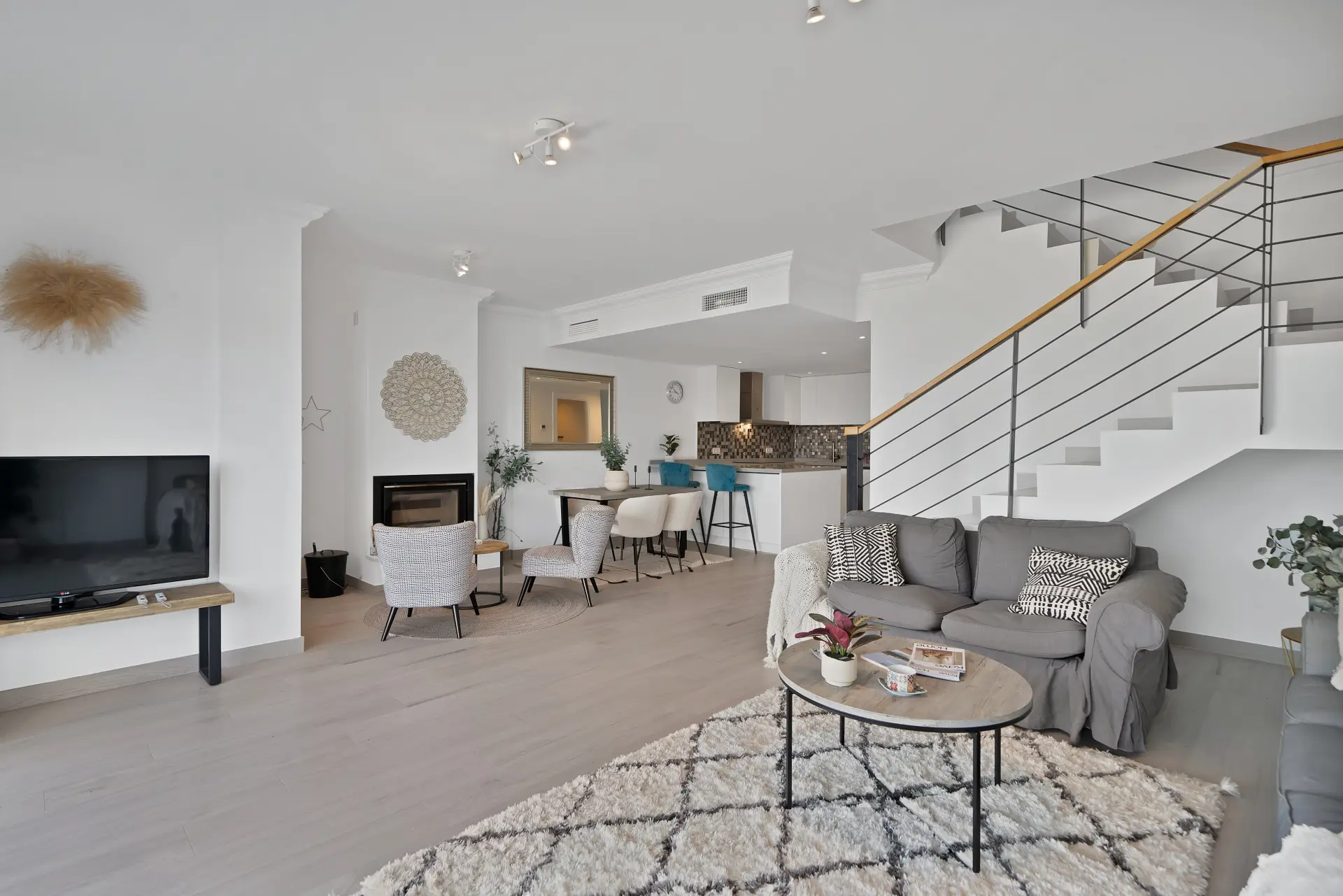 Half Vrijstaande woning te koop in La Mairena, Marbella Oost
