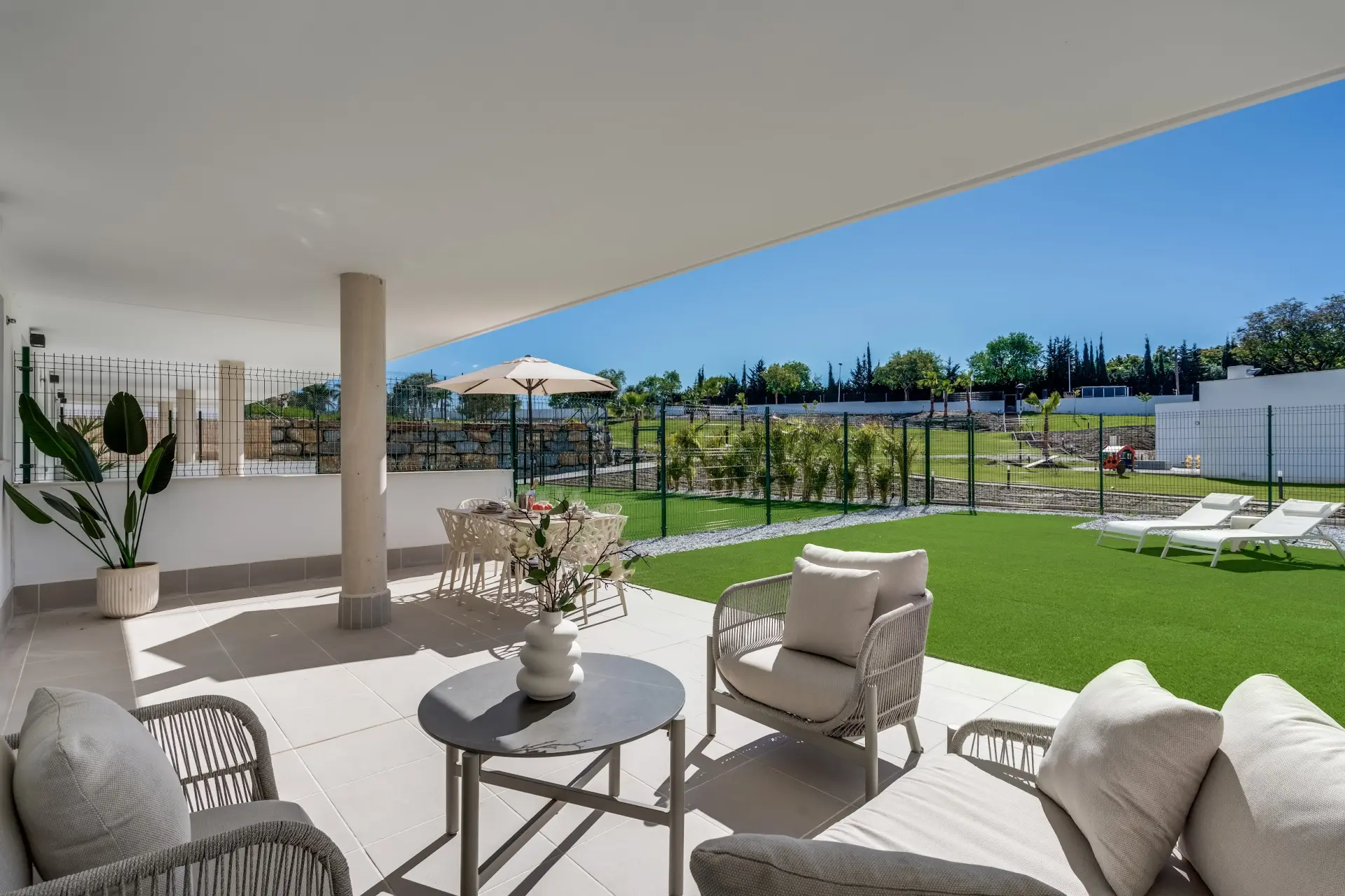 Markplanslägenhet till salu i Estepona
