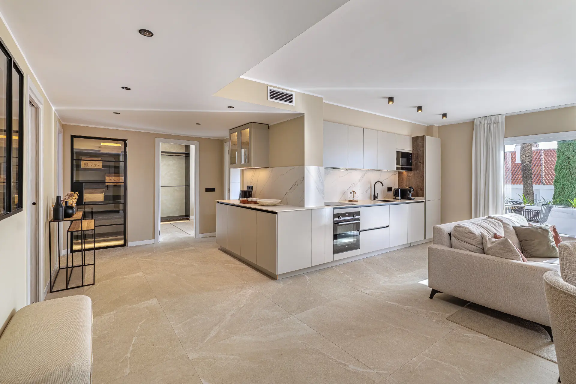 Impresionante Apartamento Reformado de 4 Dormitorios en Nueva Andalucía