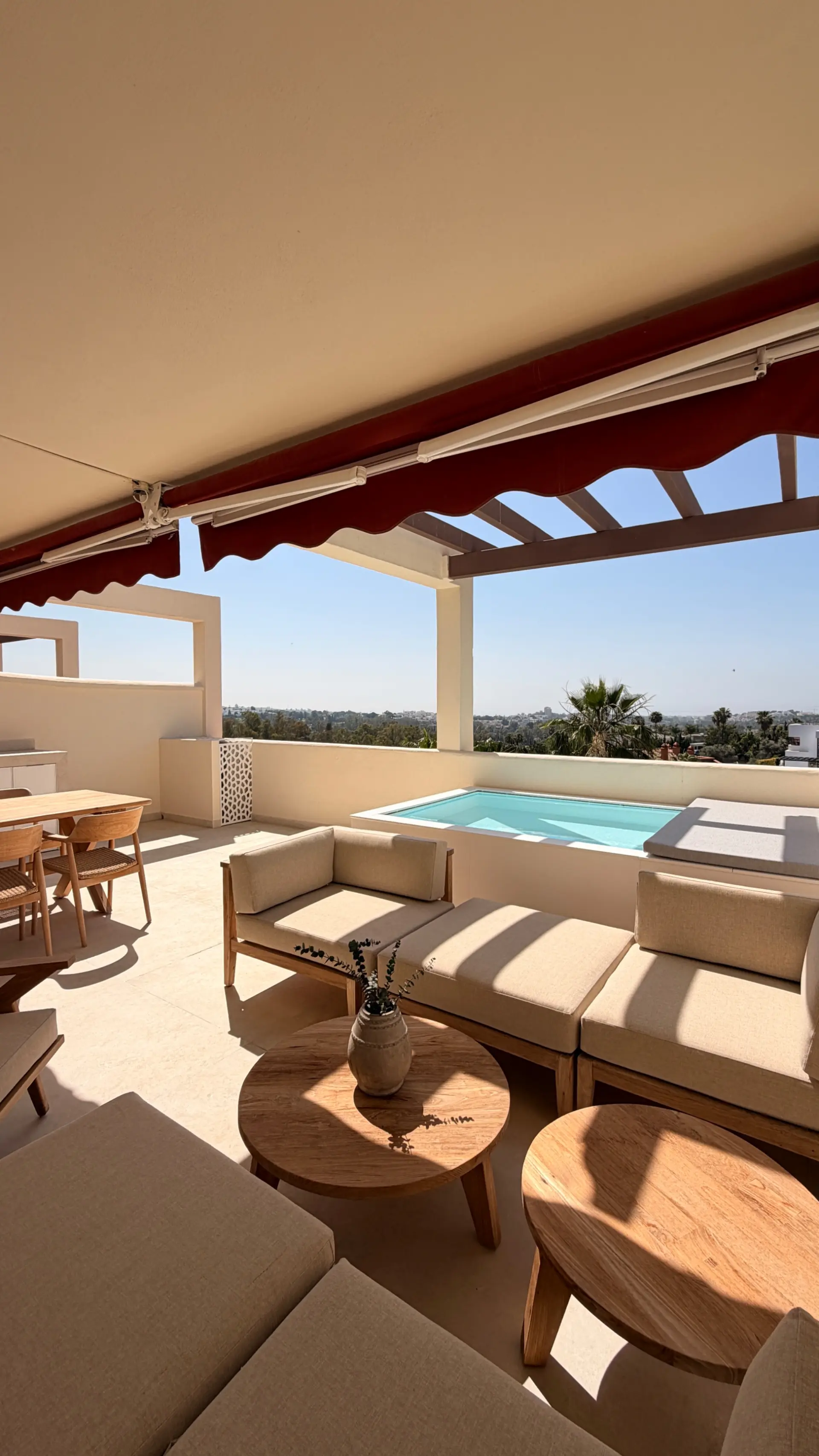 Renovated 3 Bedroom Apartment with sea & mountain views in Nueva Andalucía