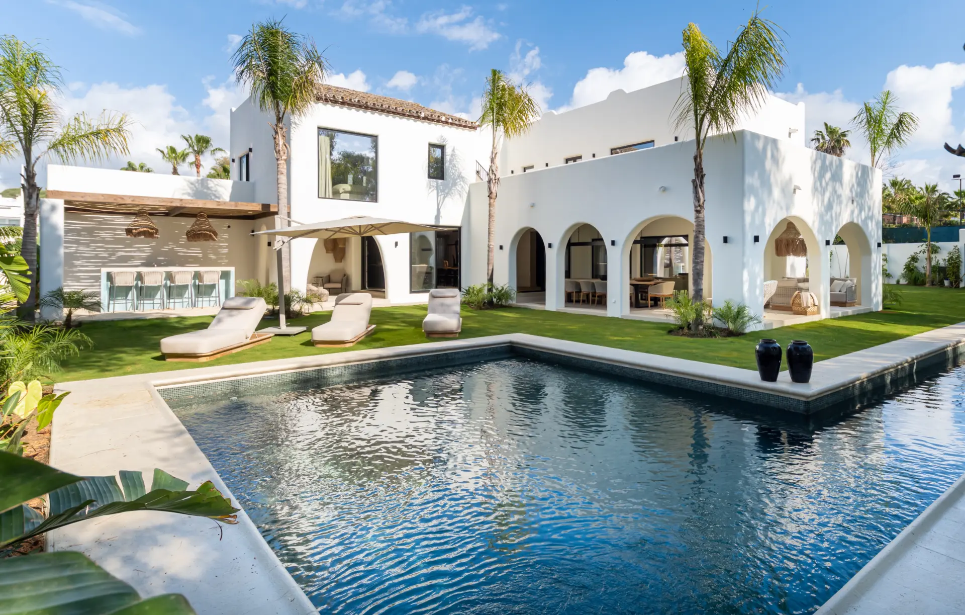 Contemporary Elegance Steps from the Sea in Guadalmina Casasola, Marbella