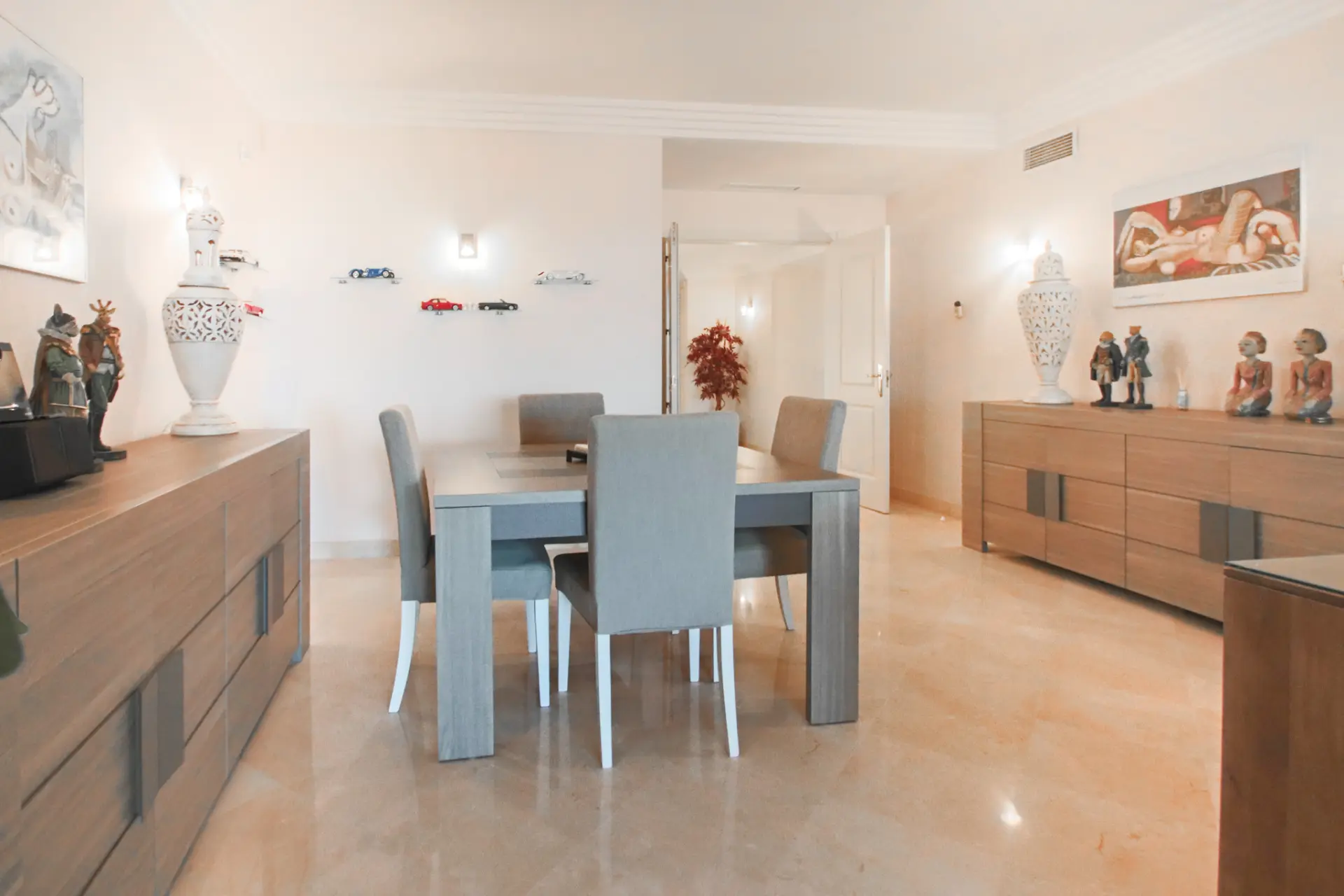 Amplio apartamento de dos dormitorios en Golf Valley, Nueva Andalucía (Marbella).