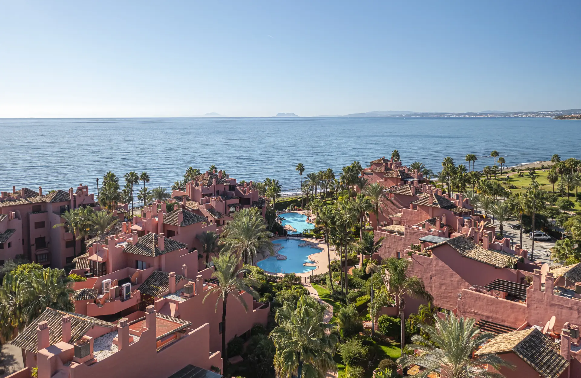 GROUND FLOOR APARTMENT - LUXURY - ESTEPONA