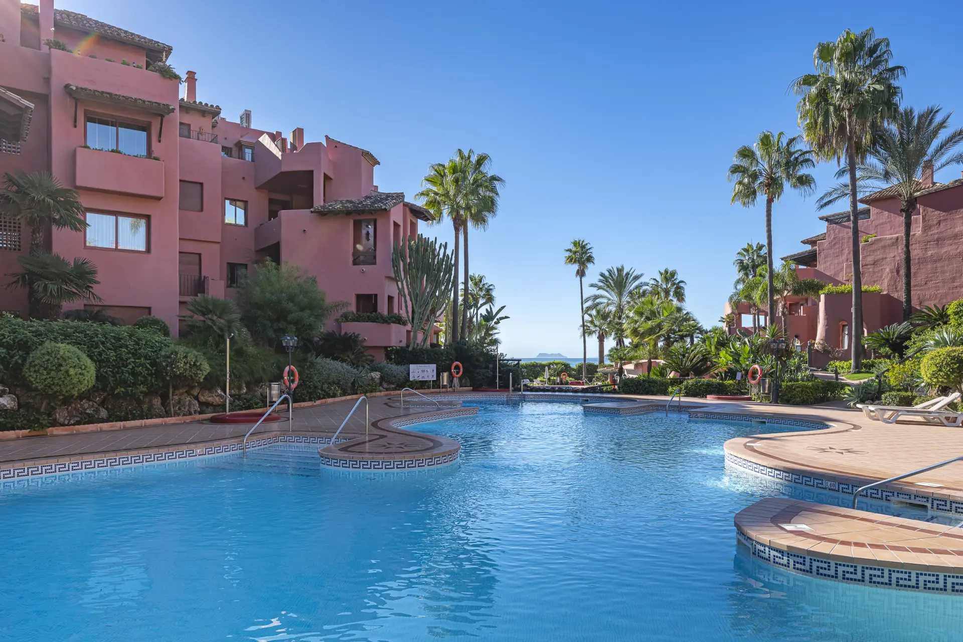 GROUND FLOOR APARTMENT - LUXURY - ESTEPONA