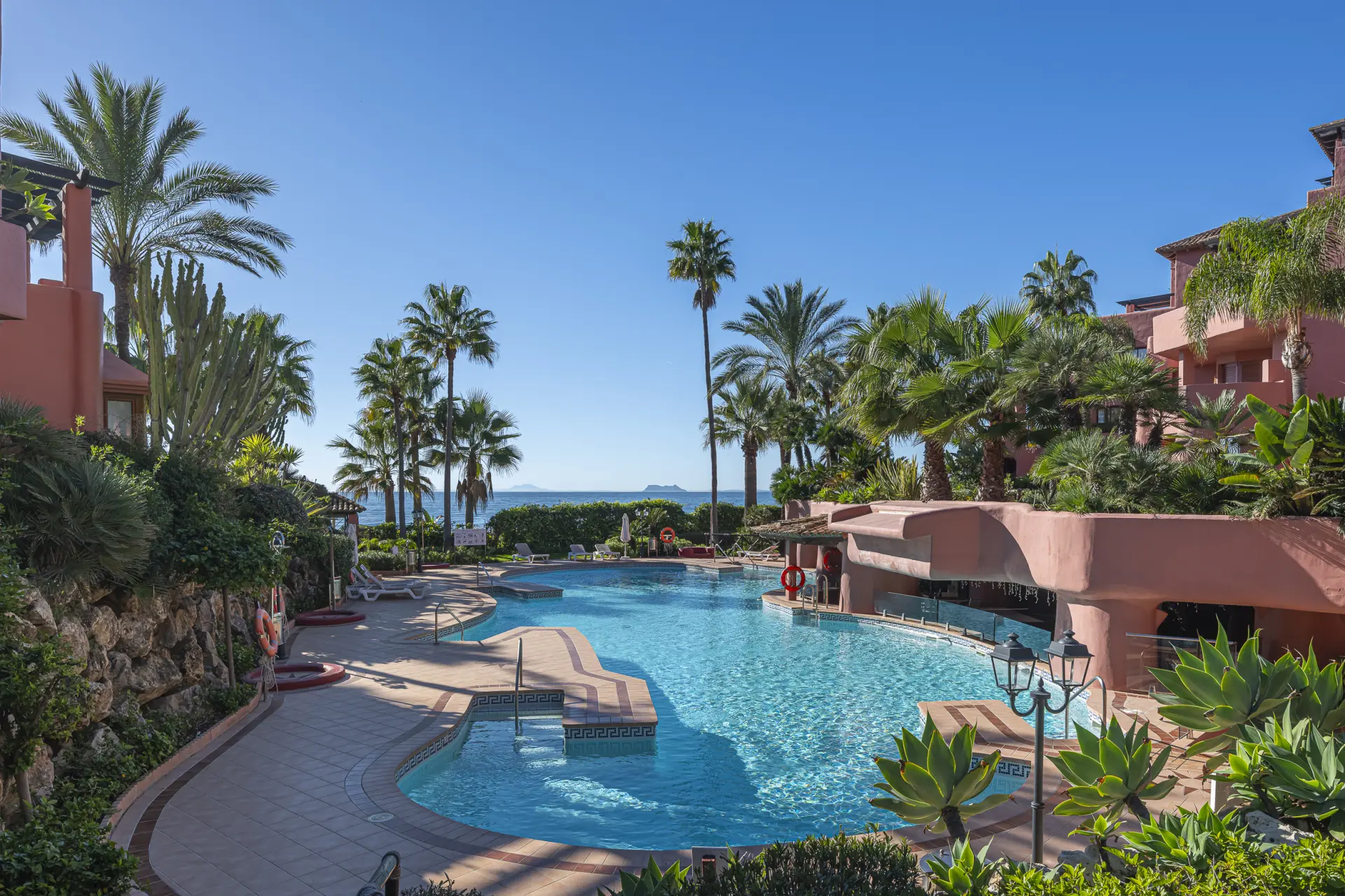 GROUND FLOOR APARTMENT - LUXURY - ESTEPONA