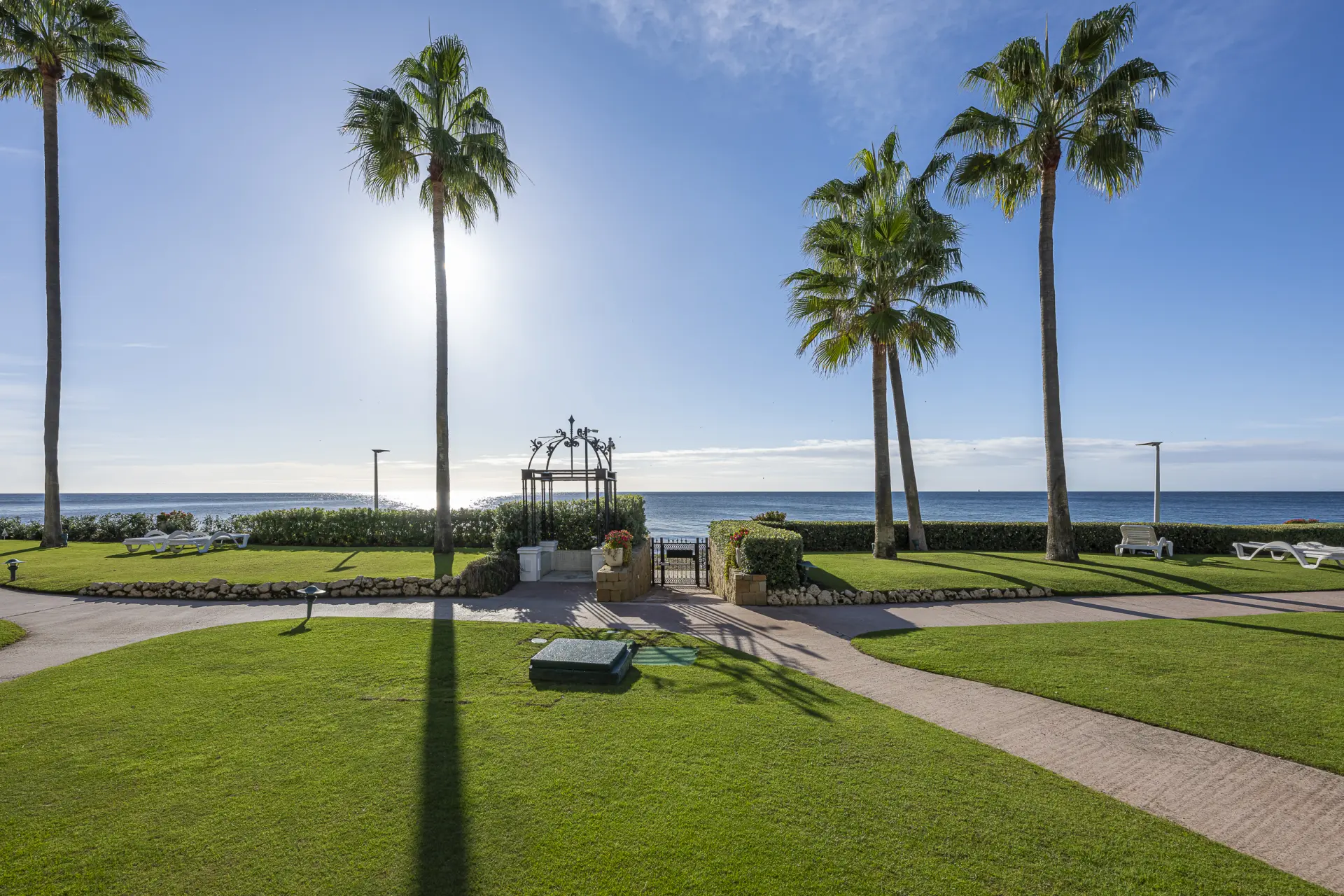 Appartement begane grond te koop in Alcazaba Beach, Estepona Oost