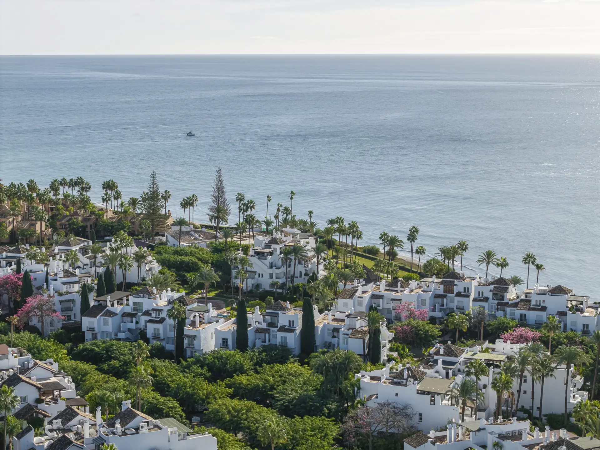 Appartement begane grond te koop in Alcazaba Beach, Estepona Oost