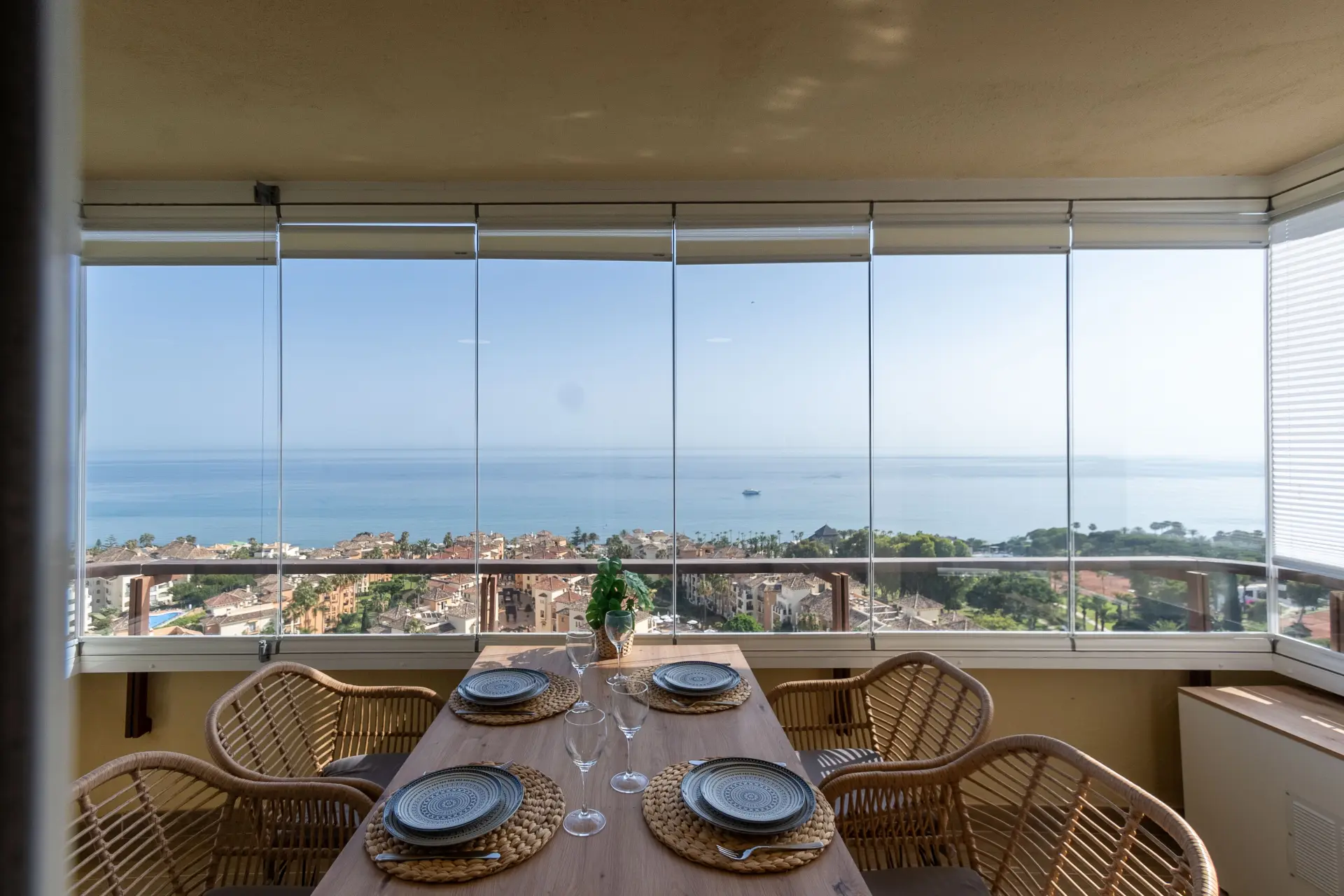 Apartamento En alquiler en Elviria Playa, Marbella Este