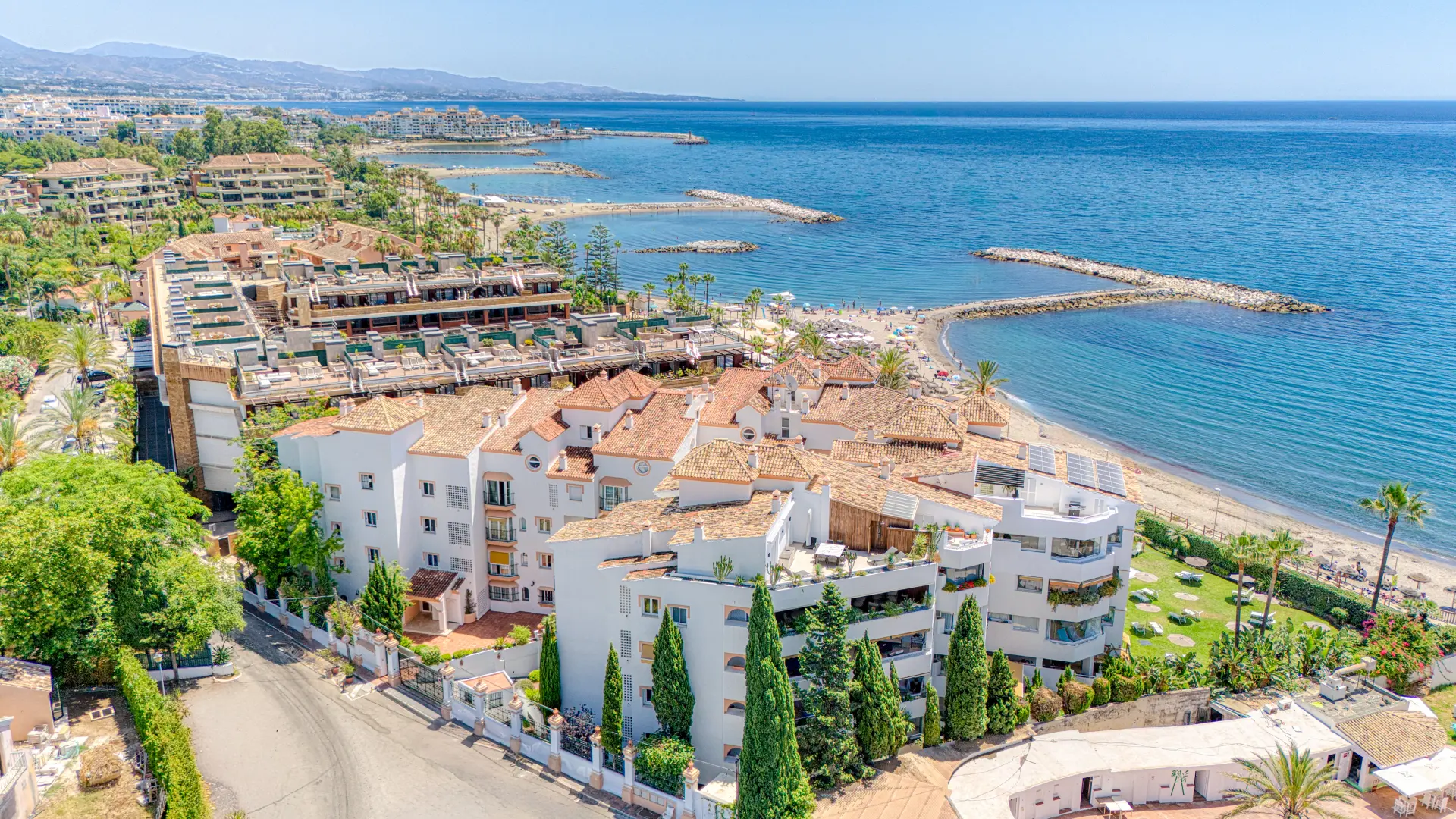 Exclusive Beachfront Two-Bedroom South-Facing Apartment with Sea Views in La Herradura, Marbella