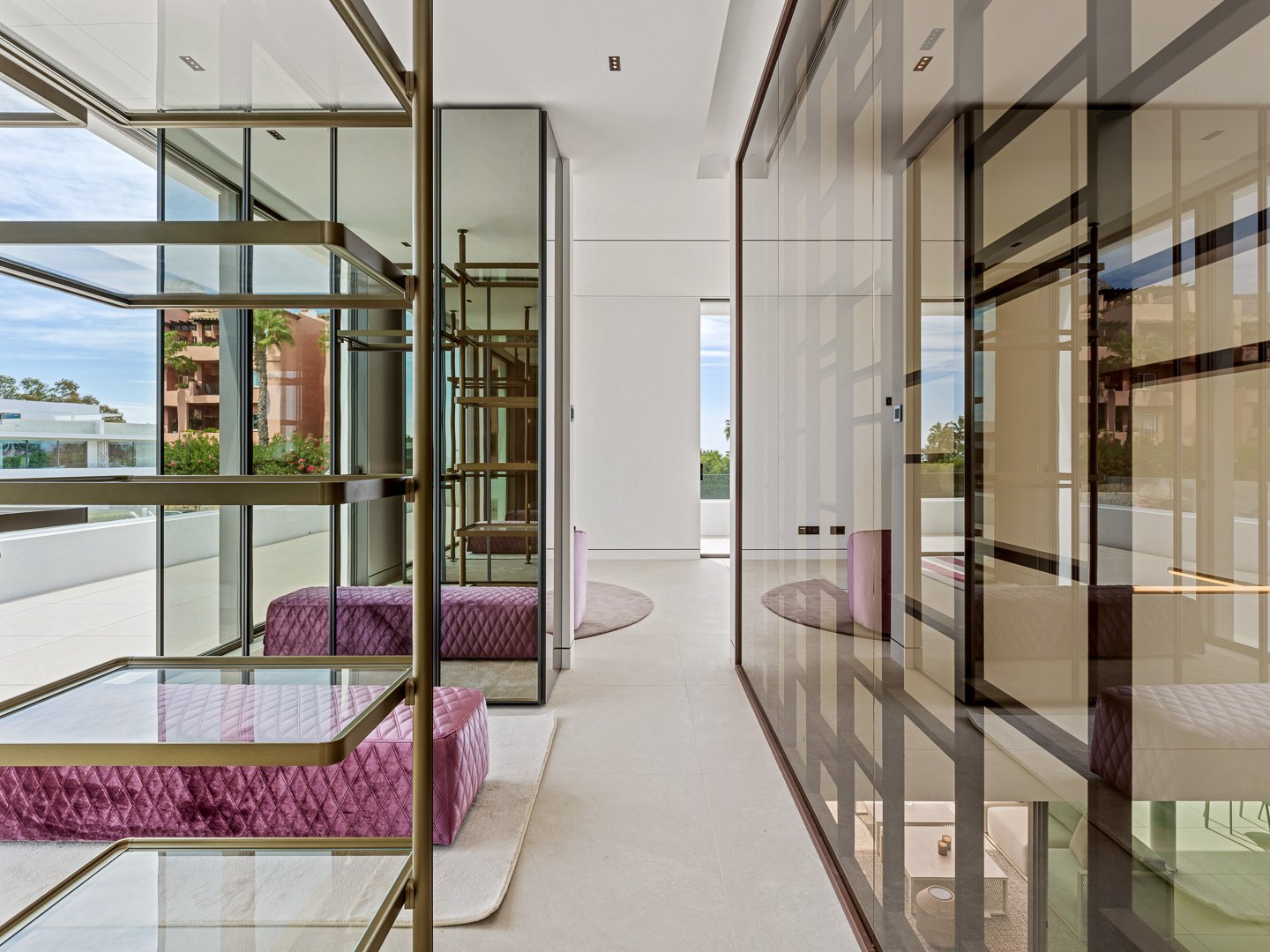 Exceptional residence just a few metres from the beach on the Golden Mile