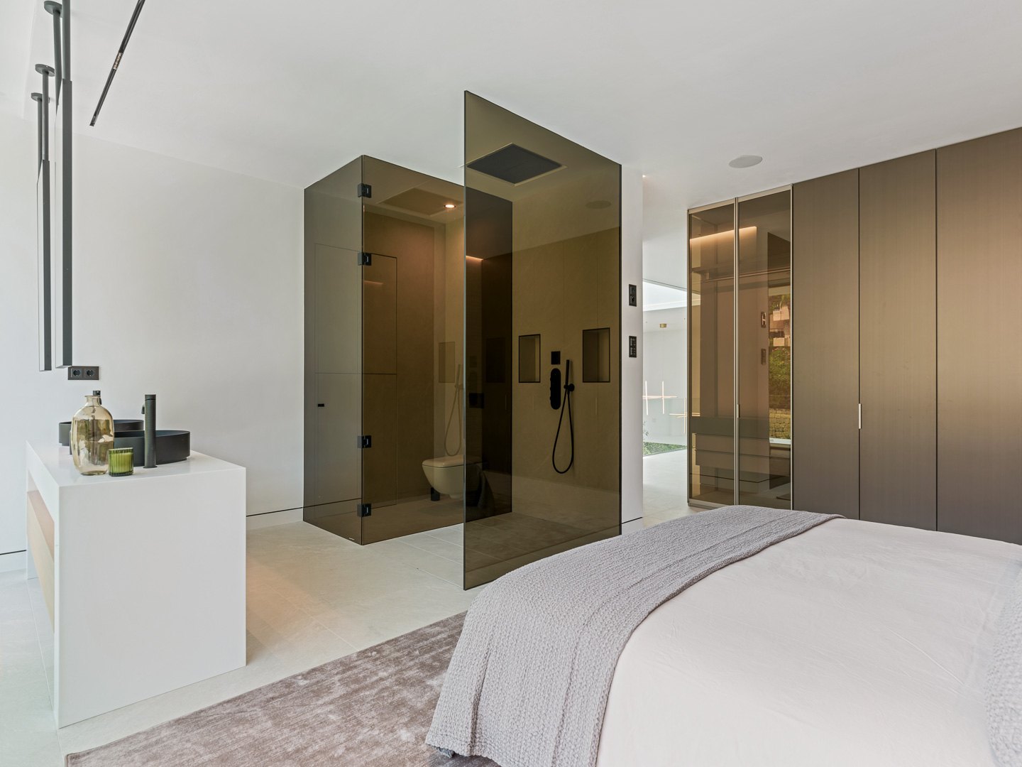 Exceptional residence just a few metres from the beach on the Golden Mile