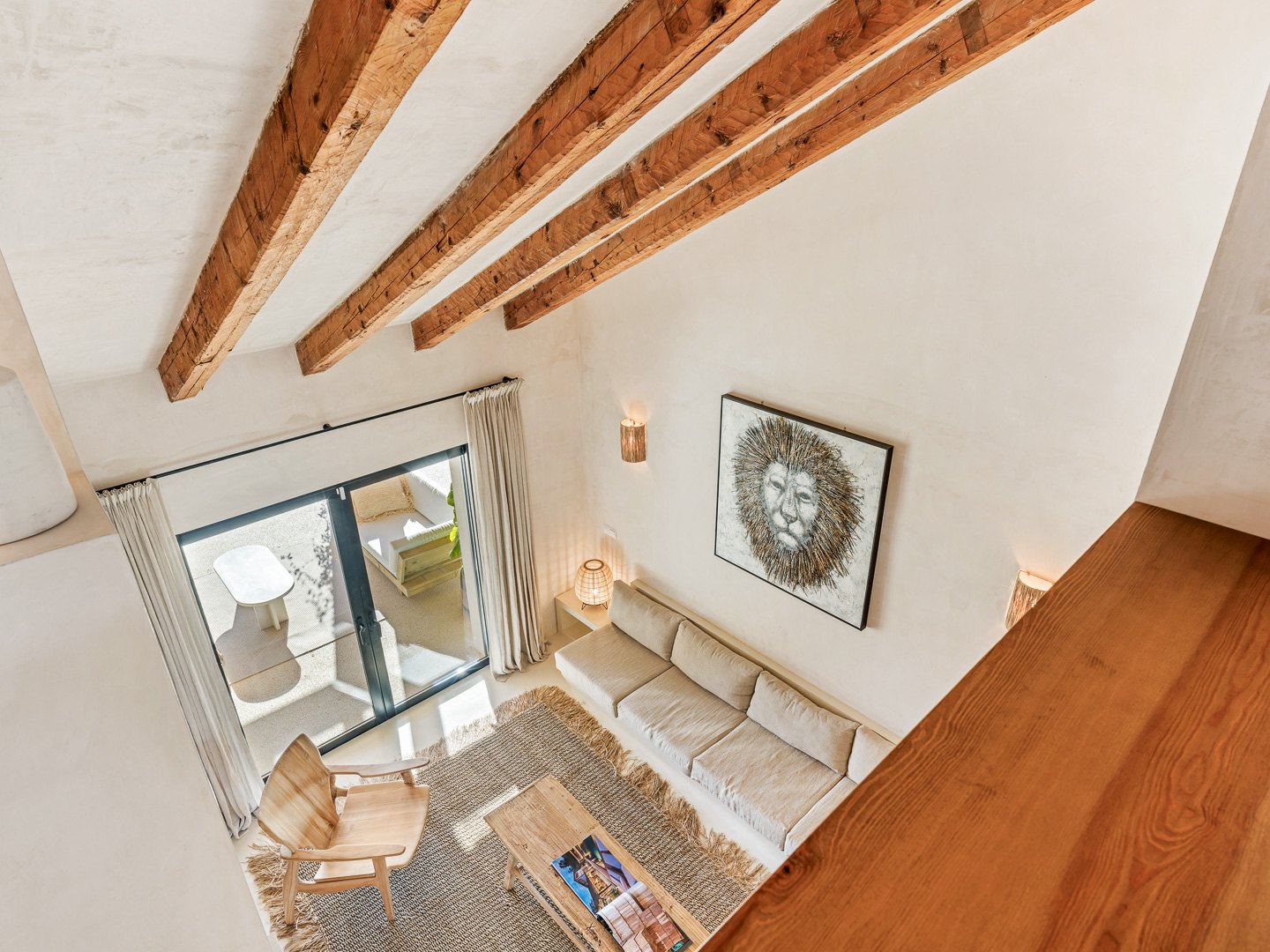 Villa andaluza-nórdica con vistas panorámicas a la Bahía de Estepona