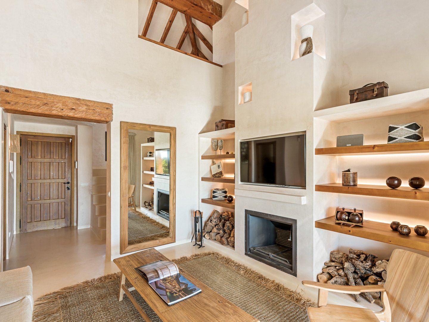 Villa andaluza-nórdica con vistas panorámicas a la Bahía de Estepona