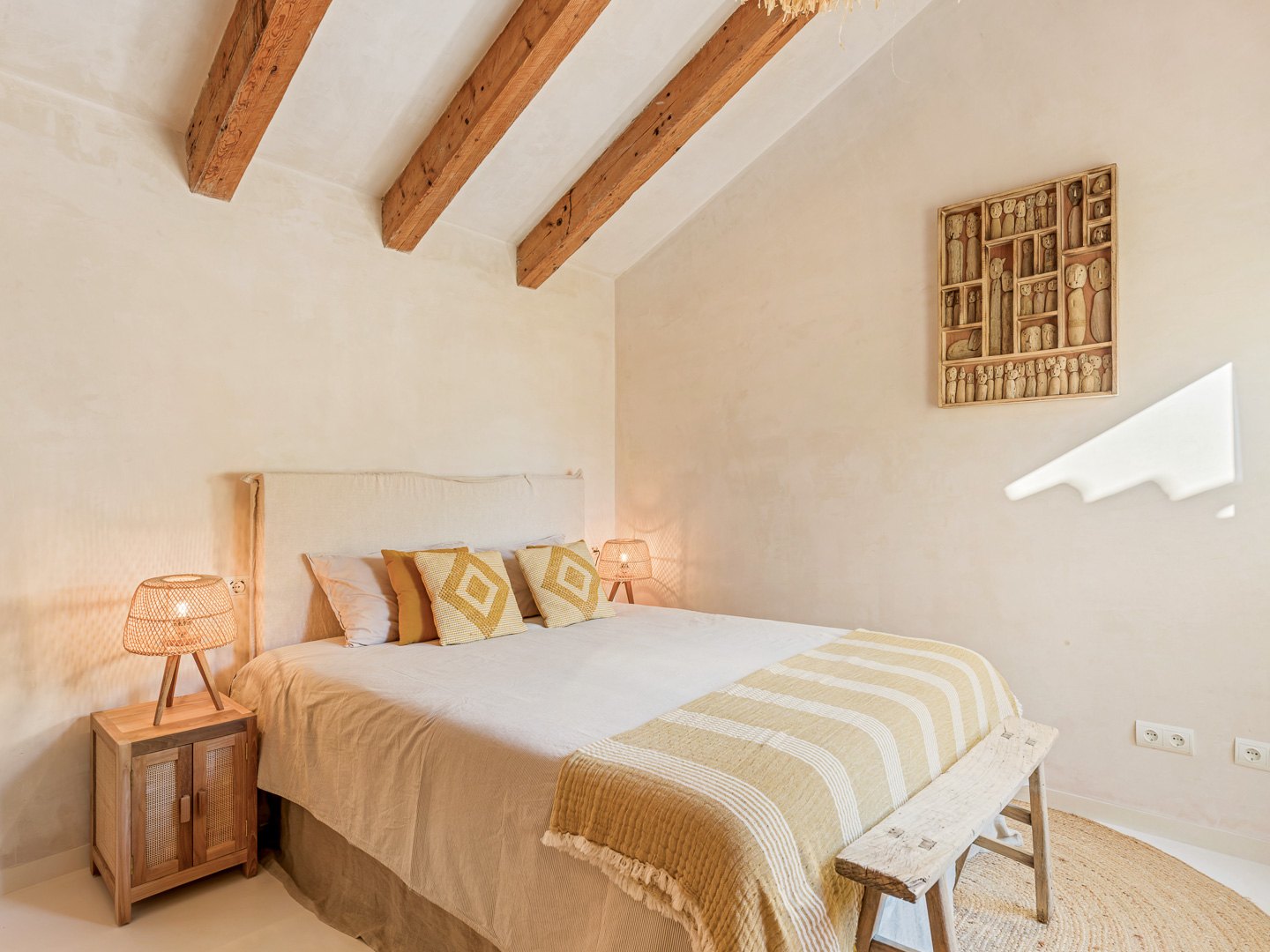 Villa andaluza-nórdica con vistas panorámicas a la Bahía de Estepona