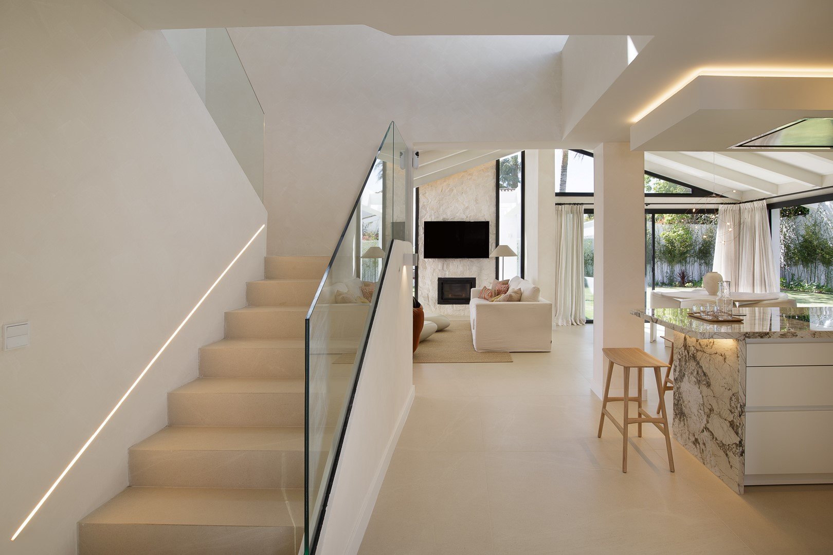 Villa CUTAR – Elegant Renovated Villa in Nagüeles, Marbella