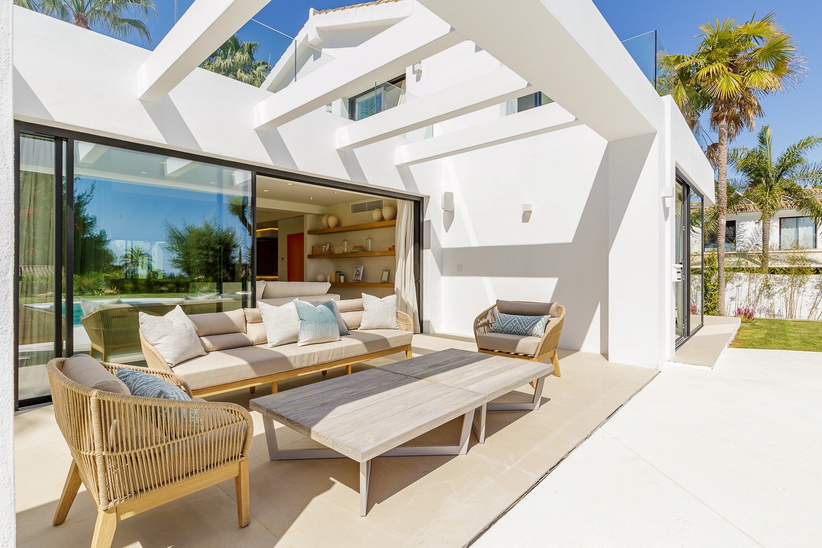 Villa CUTAR – Elegant Renovated Villa in Nagüeles, Marbella