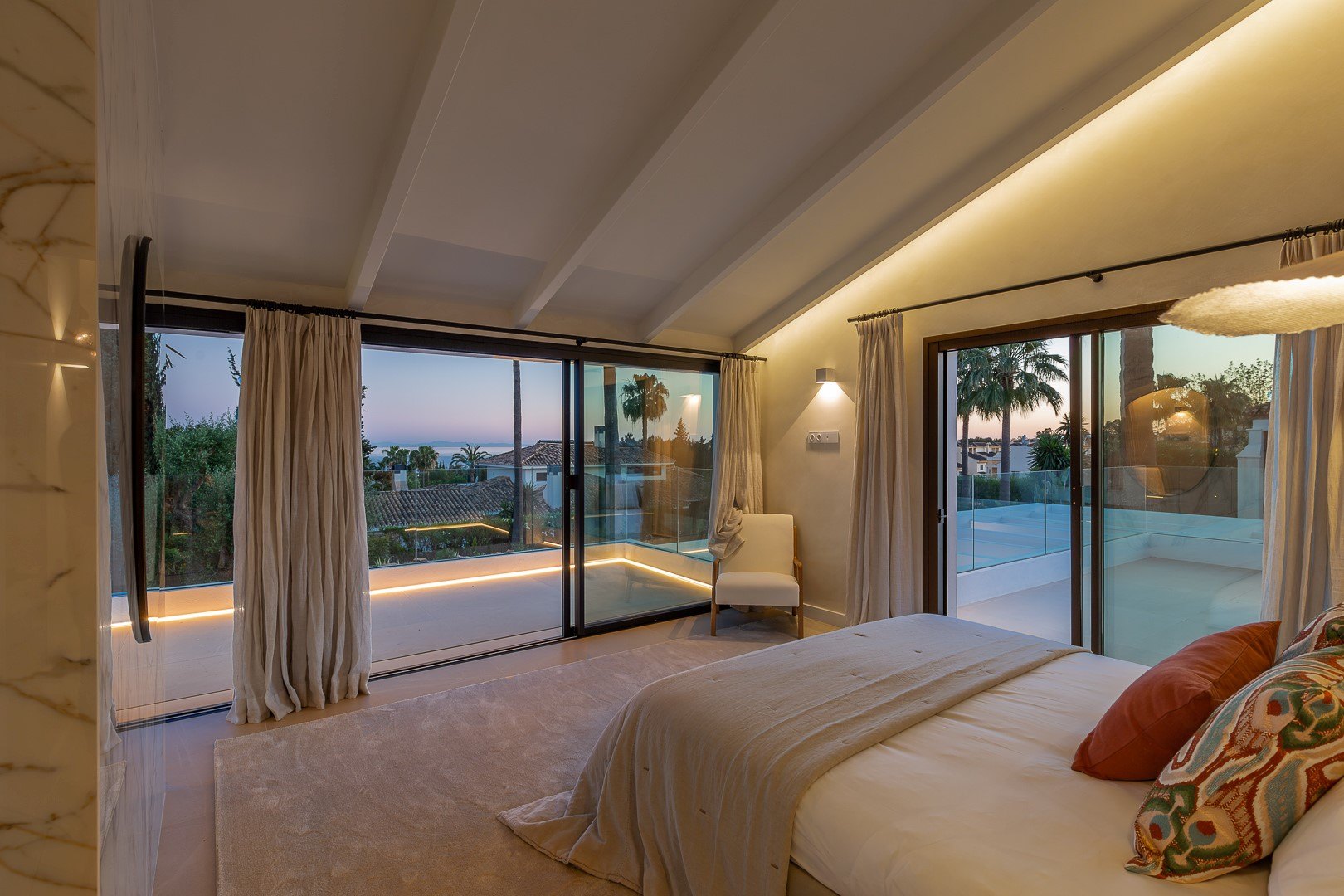 Villa CUTAR – Elegant Renovated Villa in Nagüeles, Marbella