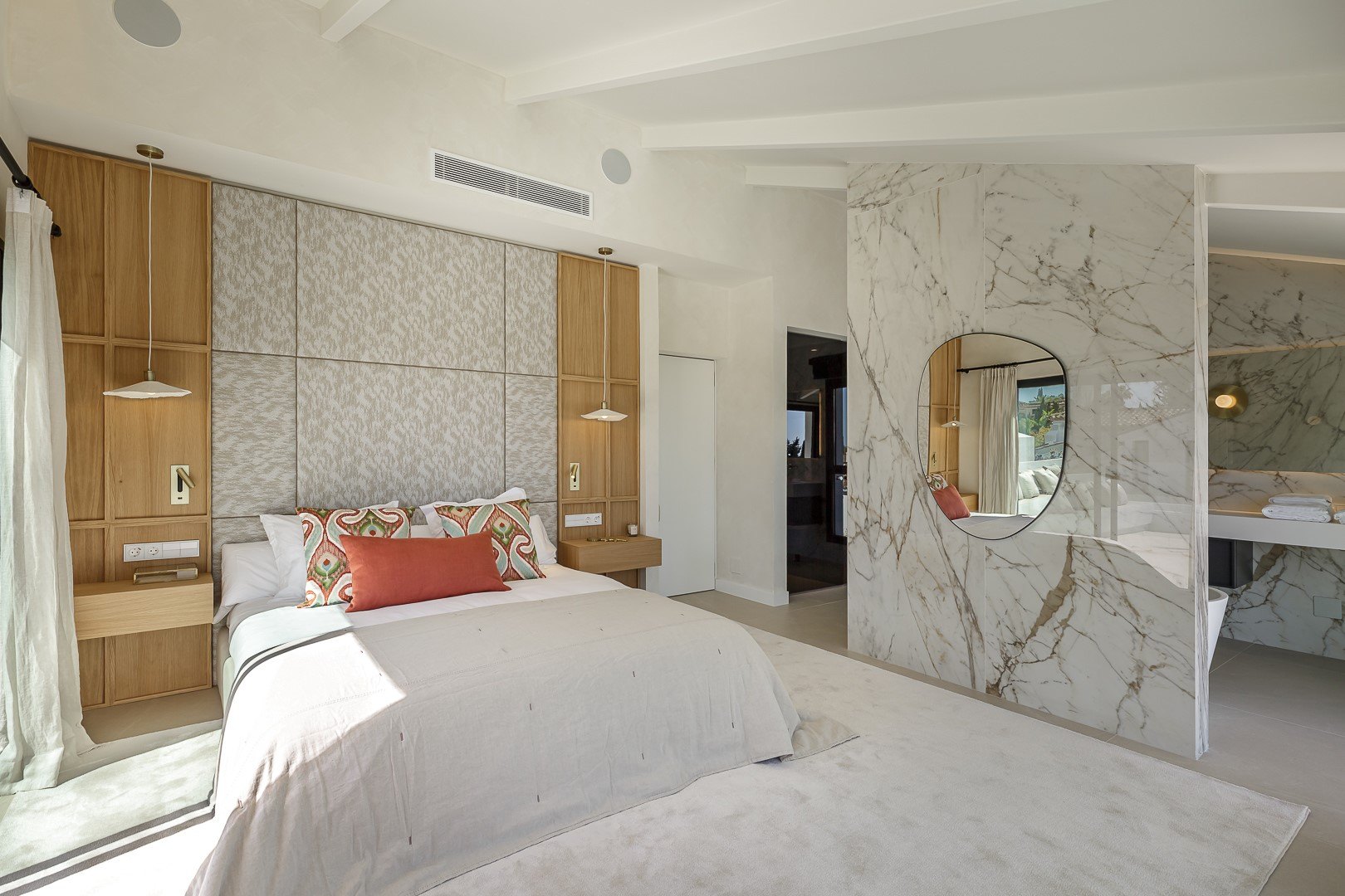 Villa CUTAR – Elegant Renovated Villa in Nagüeles, Marbella