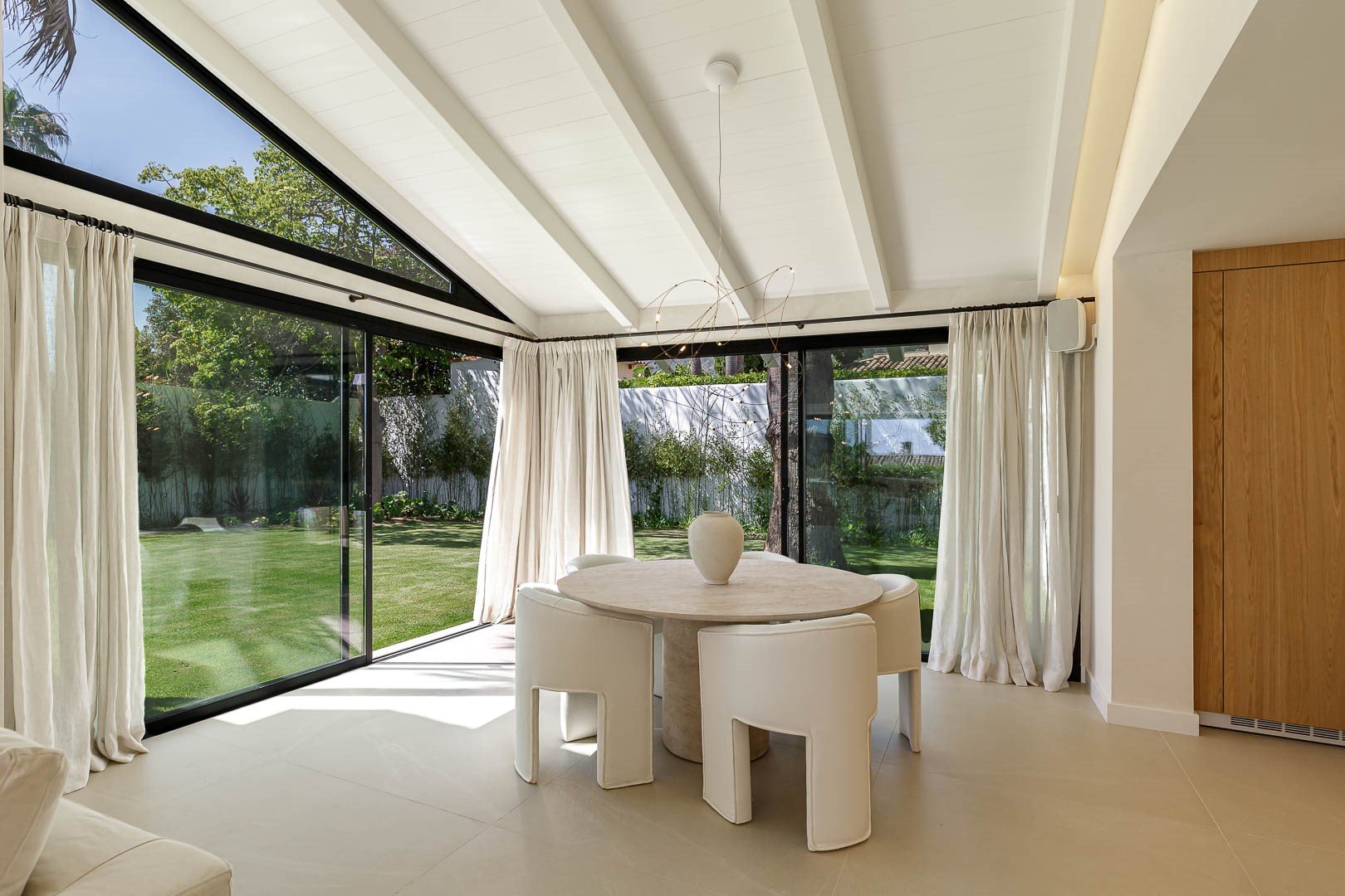 Villa CUTAR – Elegant Renovated Villa in Nagüeles, Marbella