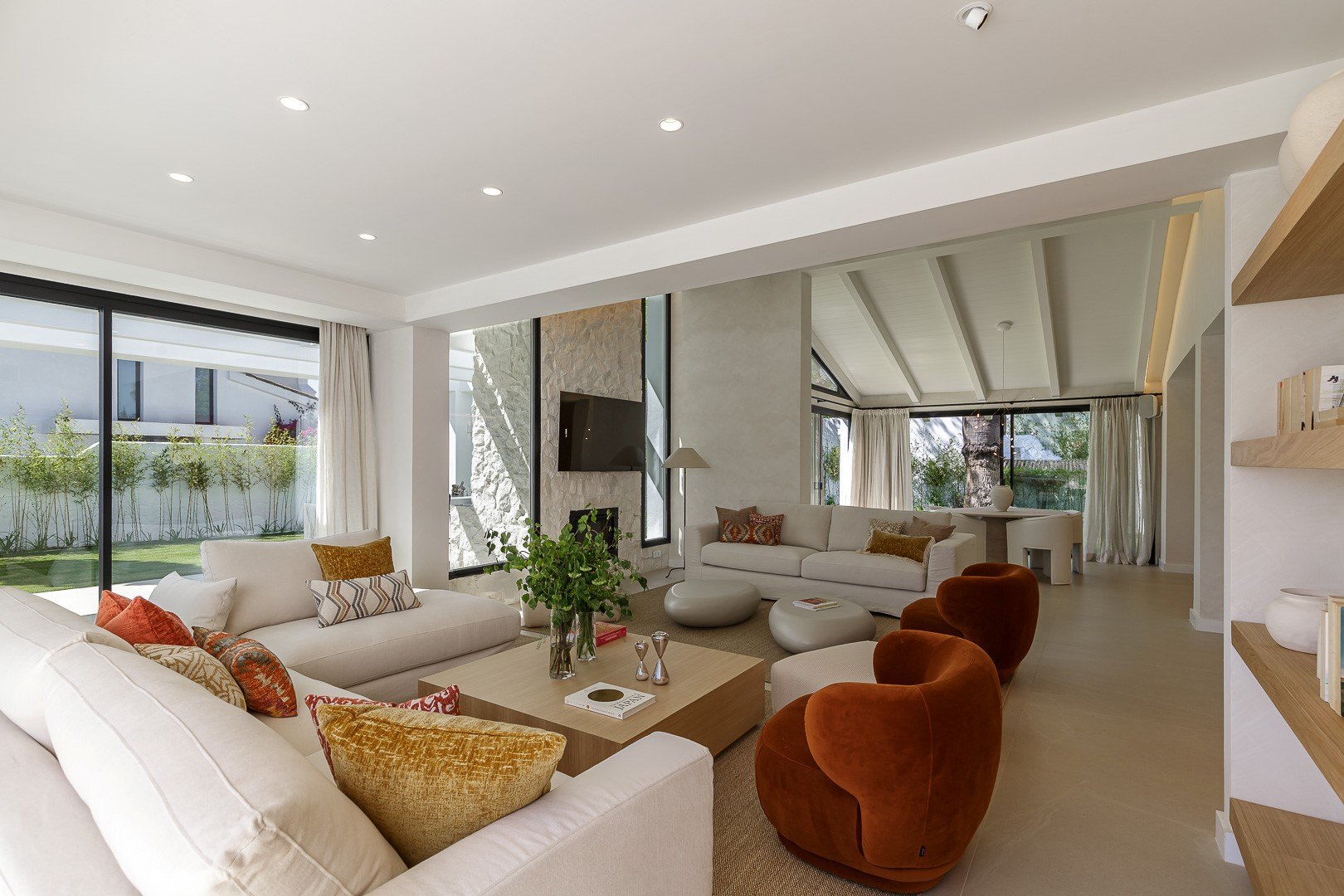 Villa CUTAR – Elegant Renovated Villa in Nagüeles, Marbella