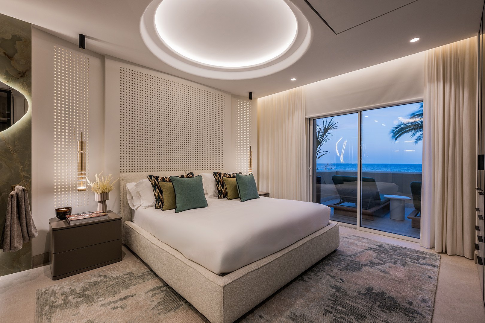 Espectacular apartamento frente al mar en Rio Real, Marbella