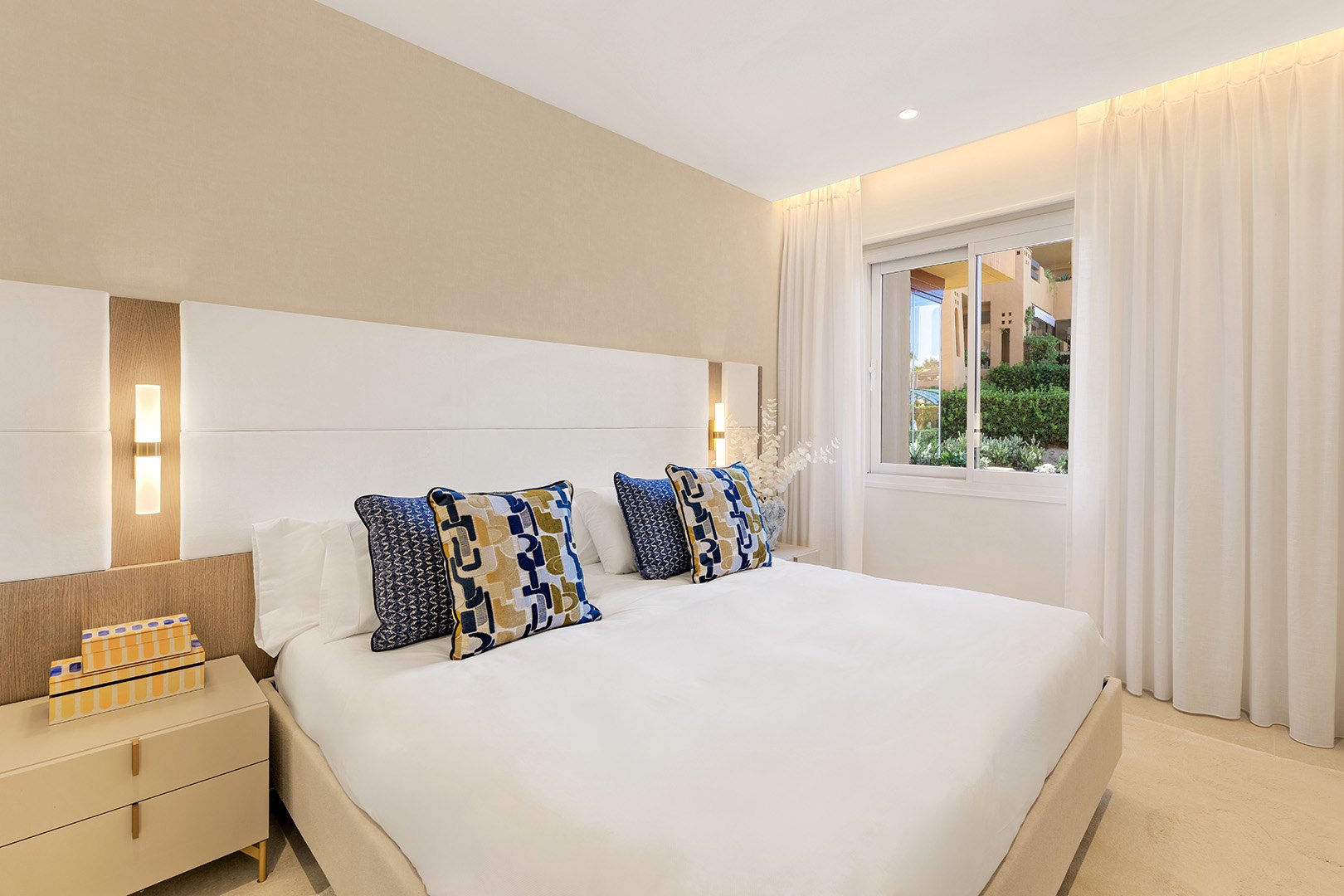 Exquisite fully renovated beachfront apartment in an exclusive development, Estepona