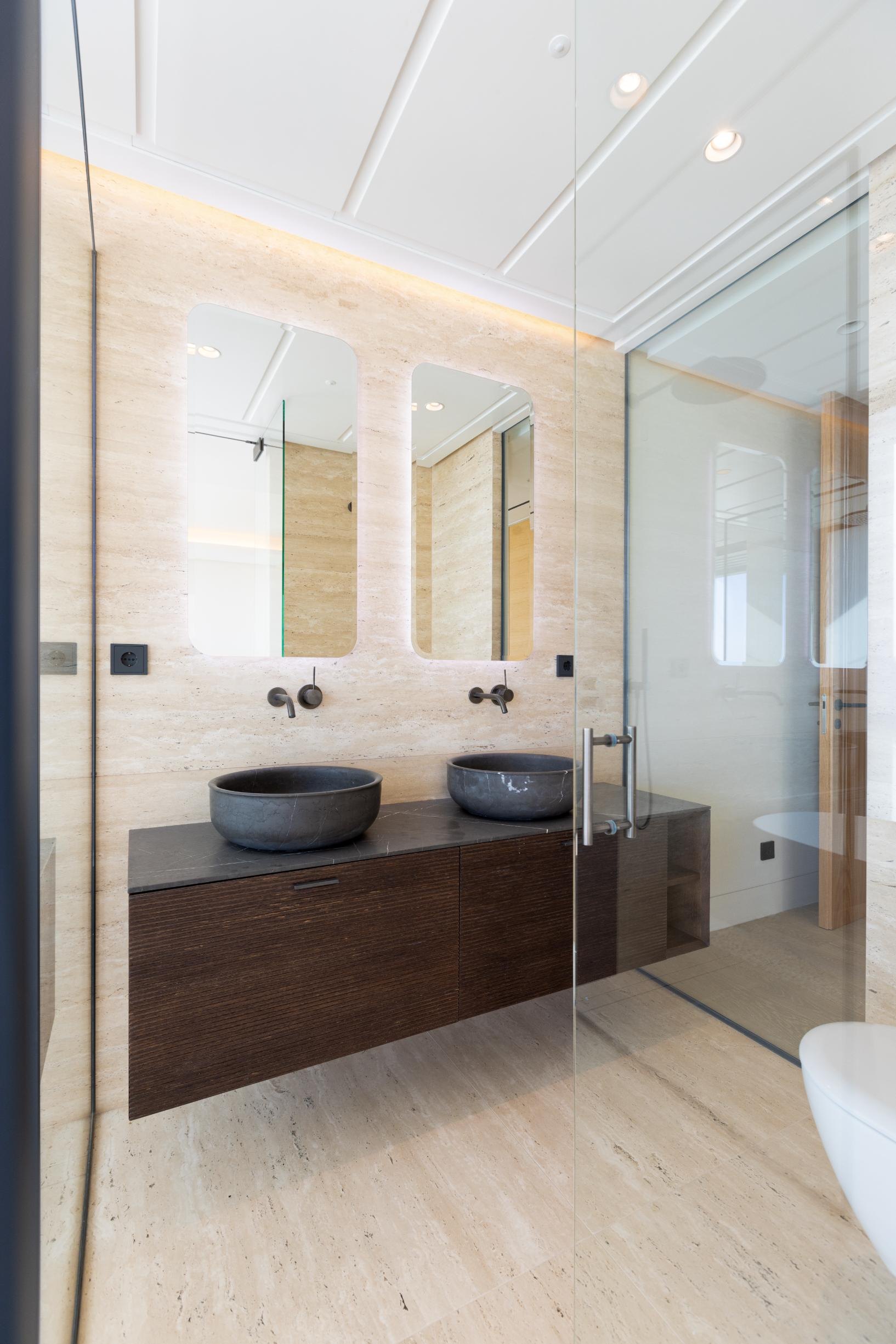 Villa-Apartamento en primera línea de playa, Estepona