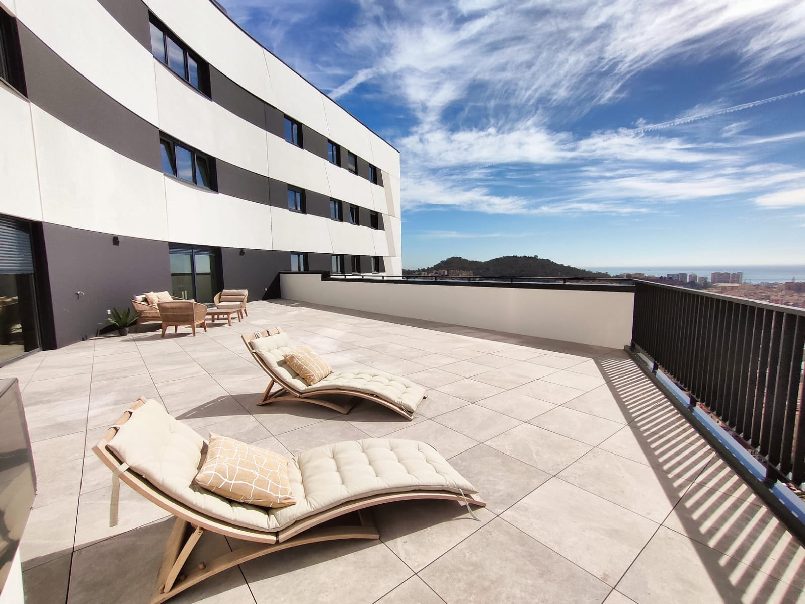 Penthouse in an iconic tower near Málaga city centre