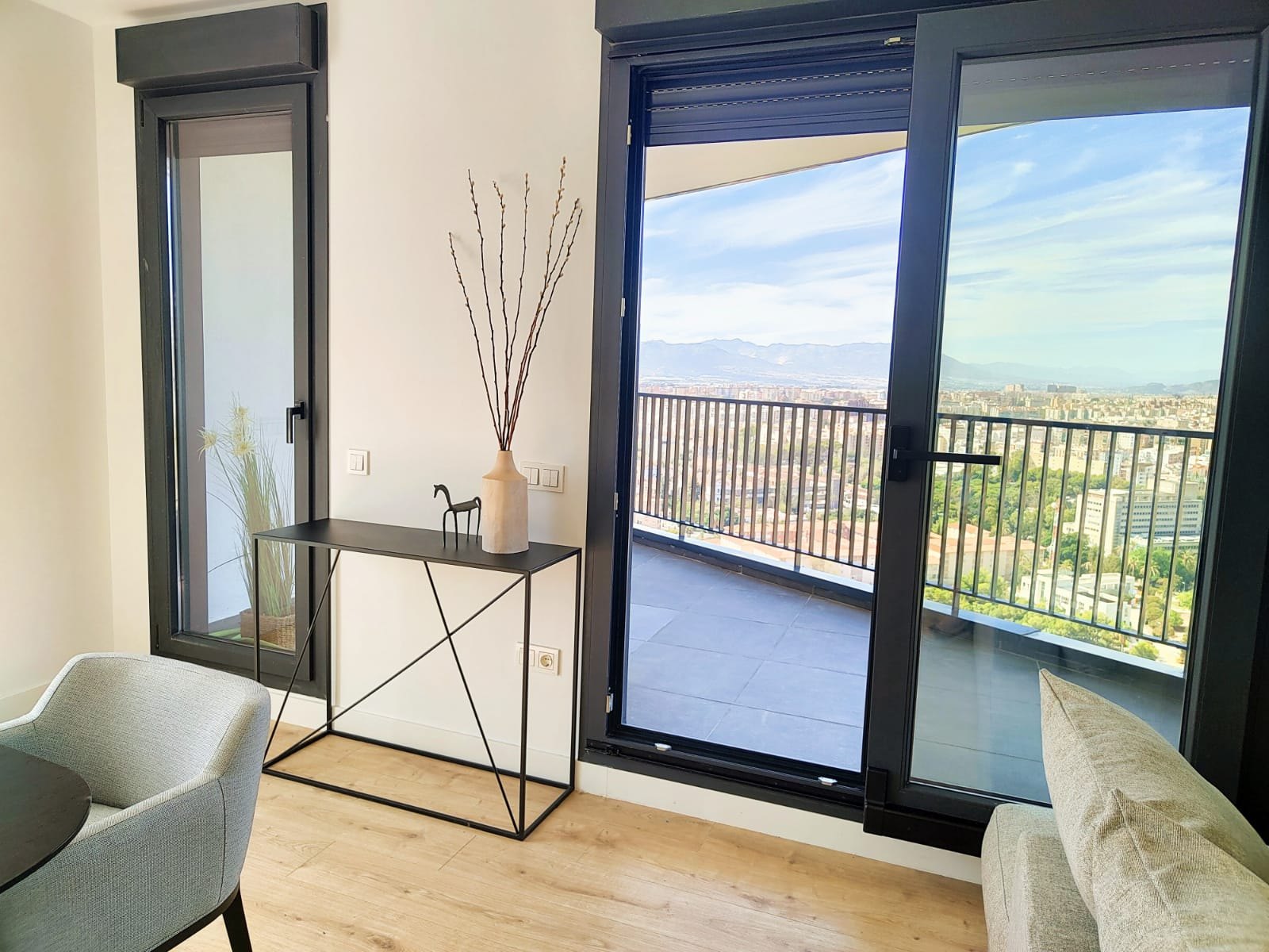 Penthouse in an iconic tower near Málaga city centre