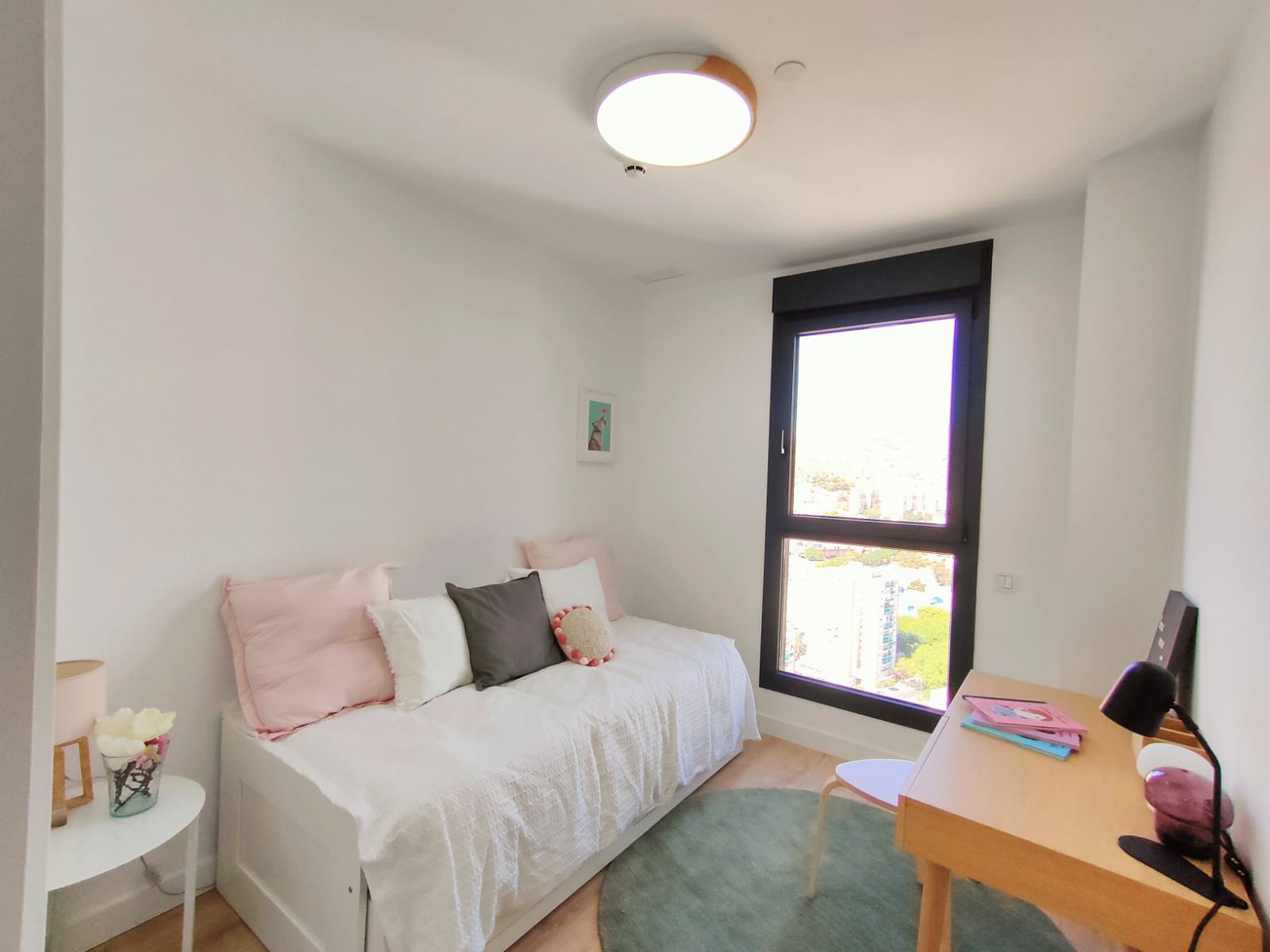 Penthouse in a central tower with impressive urban views, close to Málaga city centre