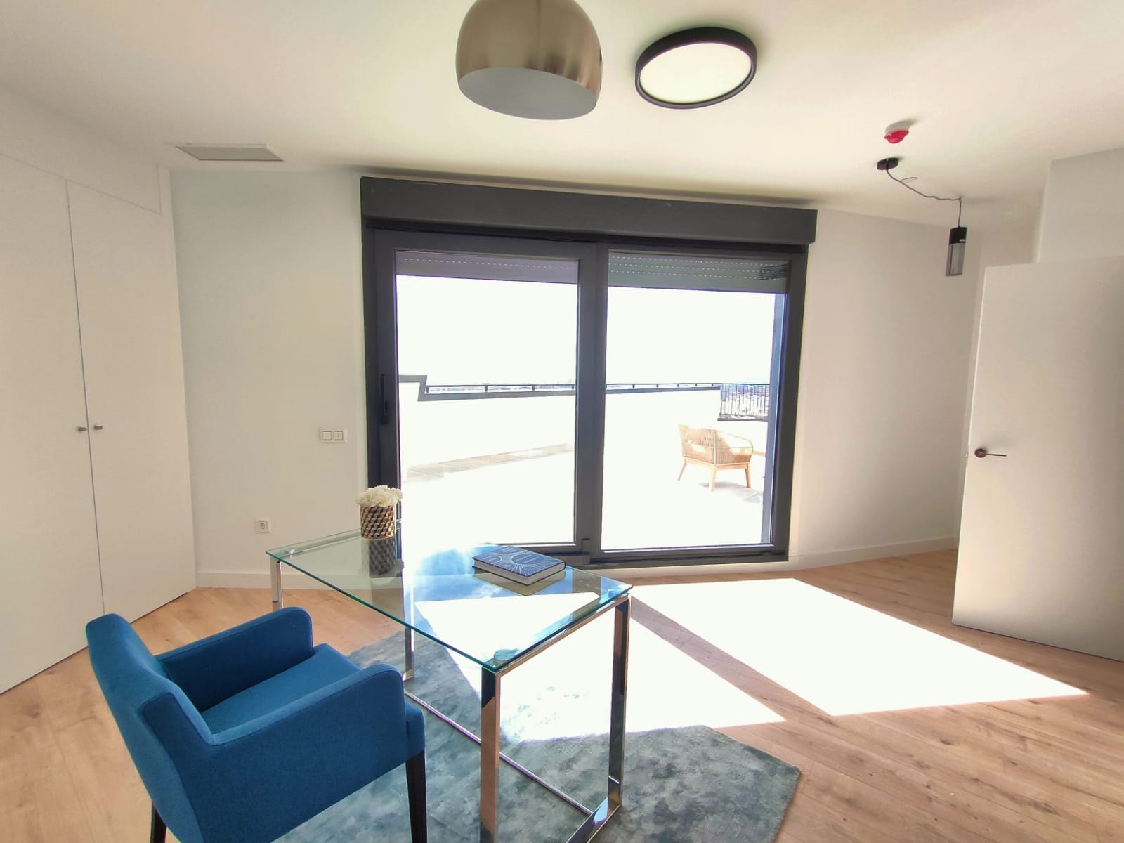 Penthouse in a central tower with impressive urban views, close to Málaga city centre