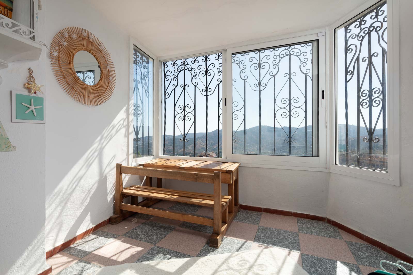 Cortijo andaluz,un refugio encantador en las montañas