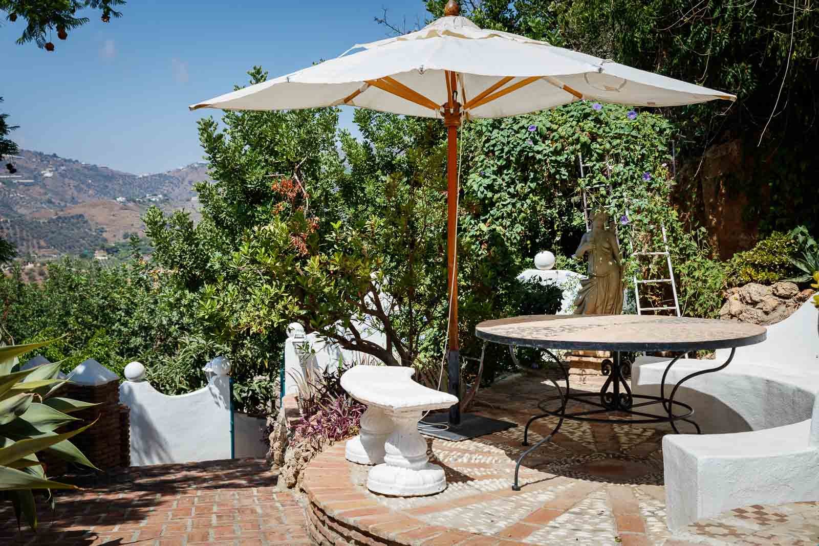 Cortijo andaluz,un refugio encantador en las montañas