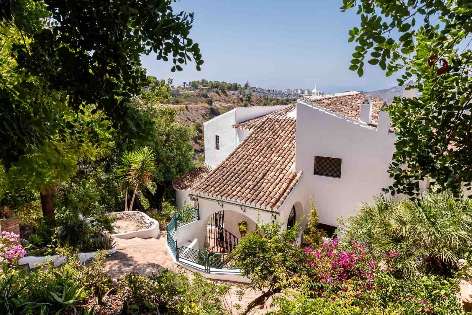 Cortijo andaluz,un refugio encantador en las montañas