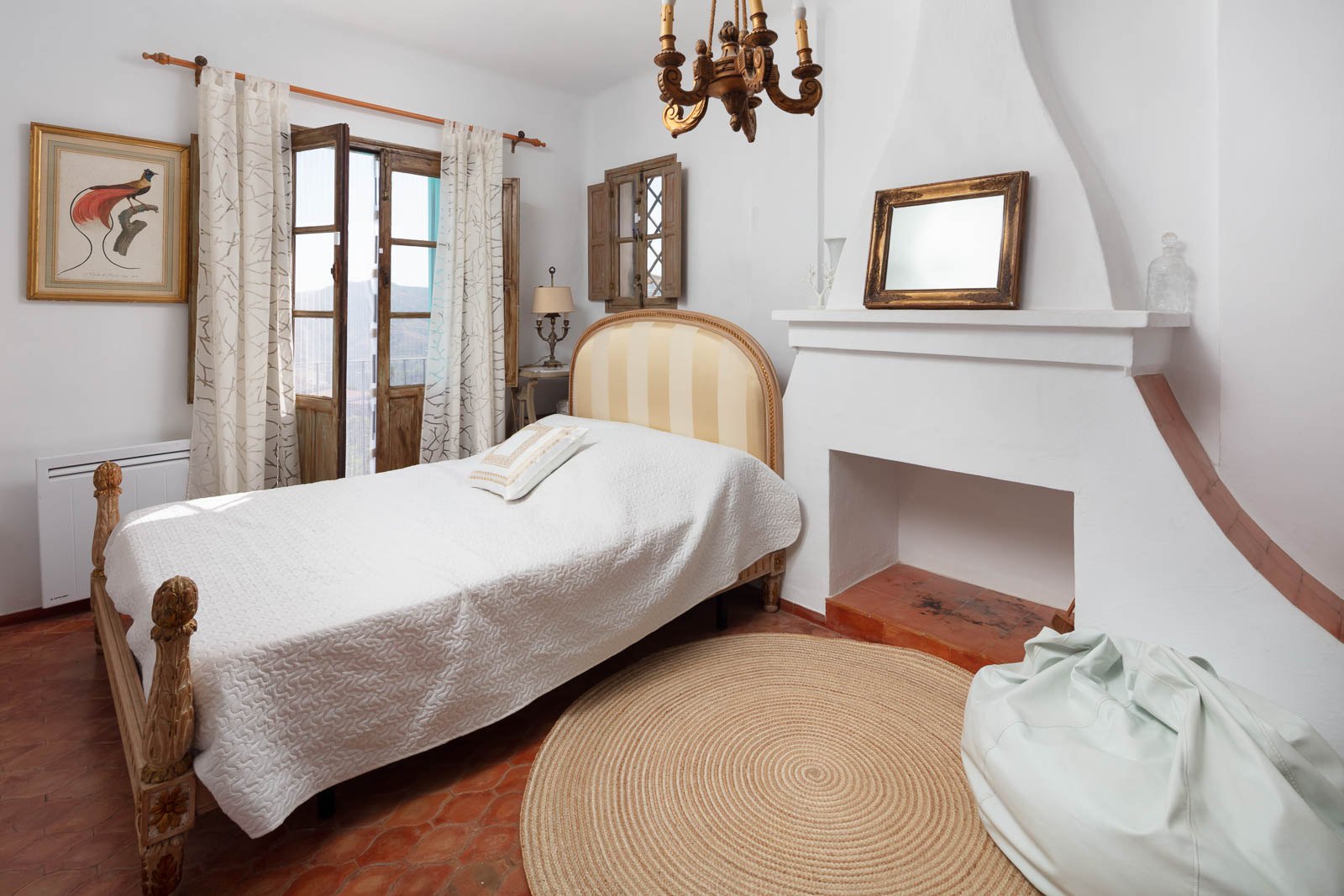 Cortijo andaluz,un refugio encantador en las montañas