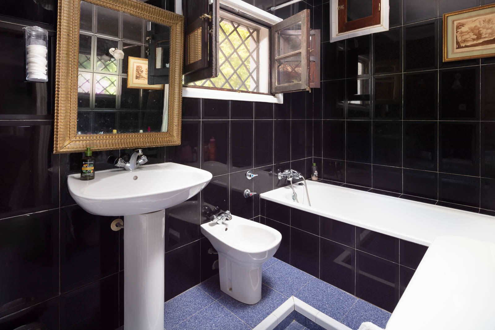 Cortijo andaluz,un refugio encantador en las montañas