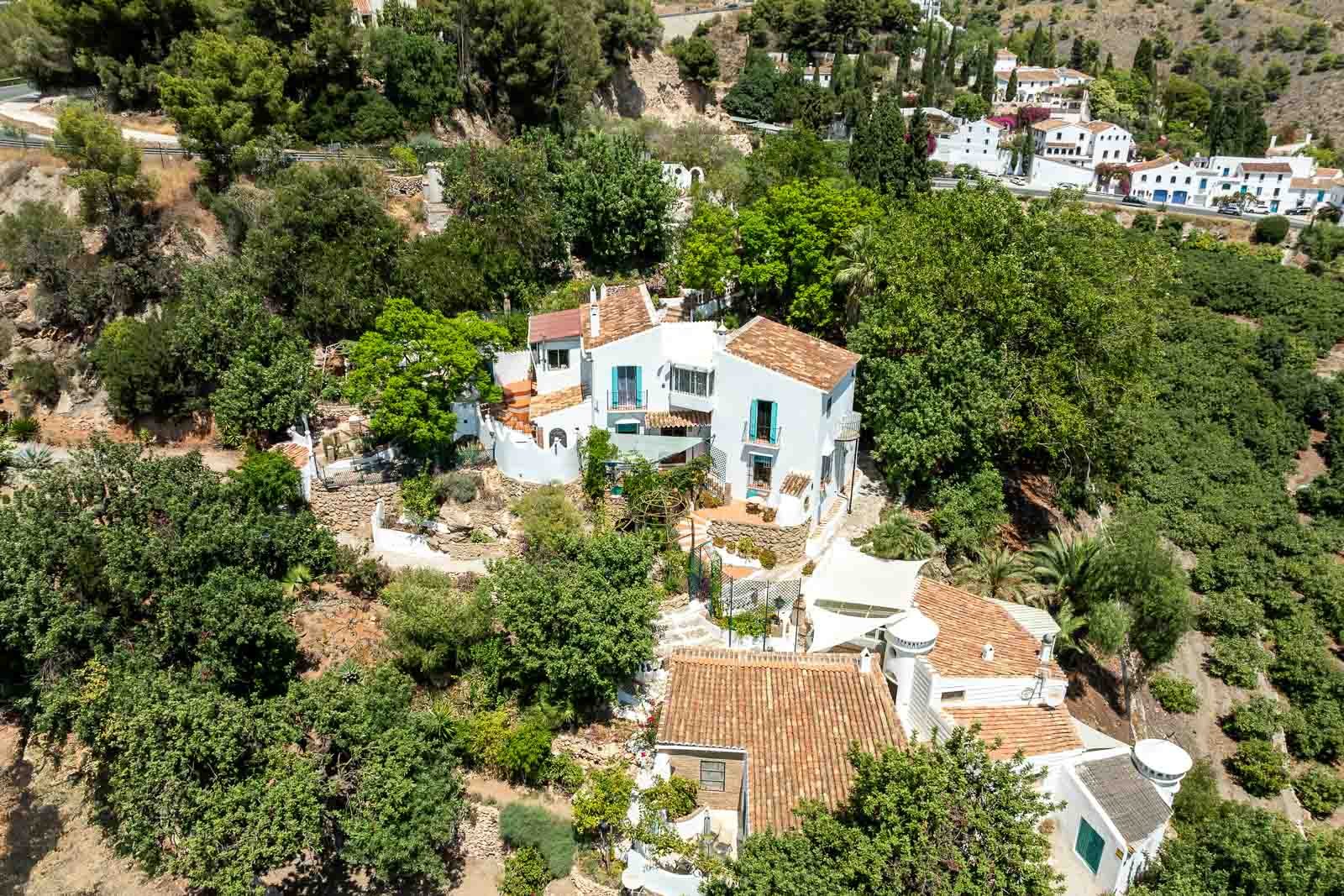 Cortijo andaluz,un refugio encantador en las montañas