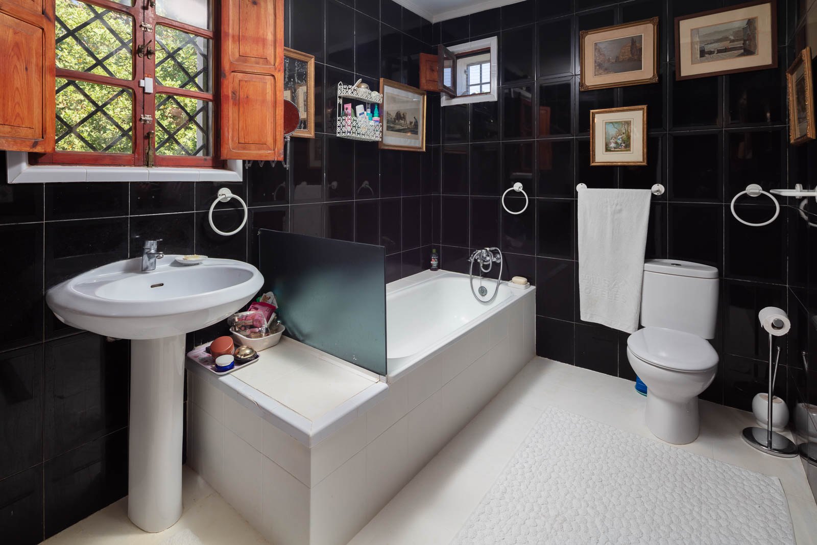 Cortijo andaluz,un refugio encantador en las montañas