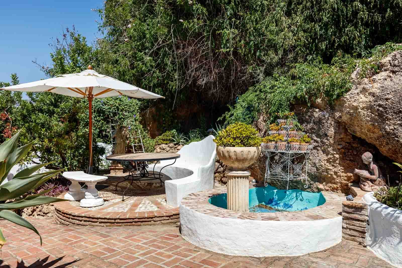 Cortijo andaluz,un refugio encantador en las montañas