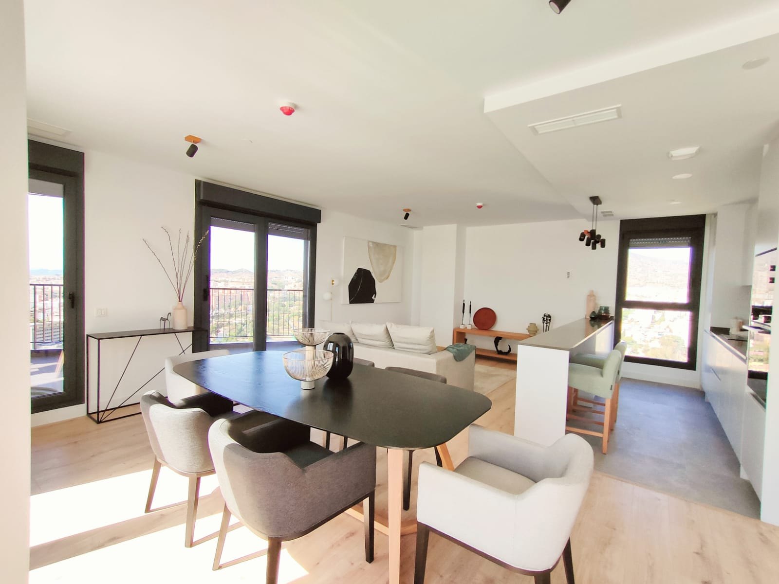 Moderno apartamento en la torre más alta de la ciudad junto a Málaga centro